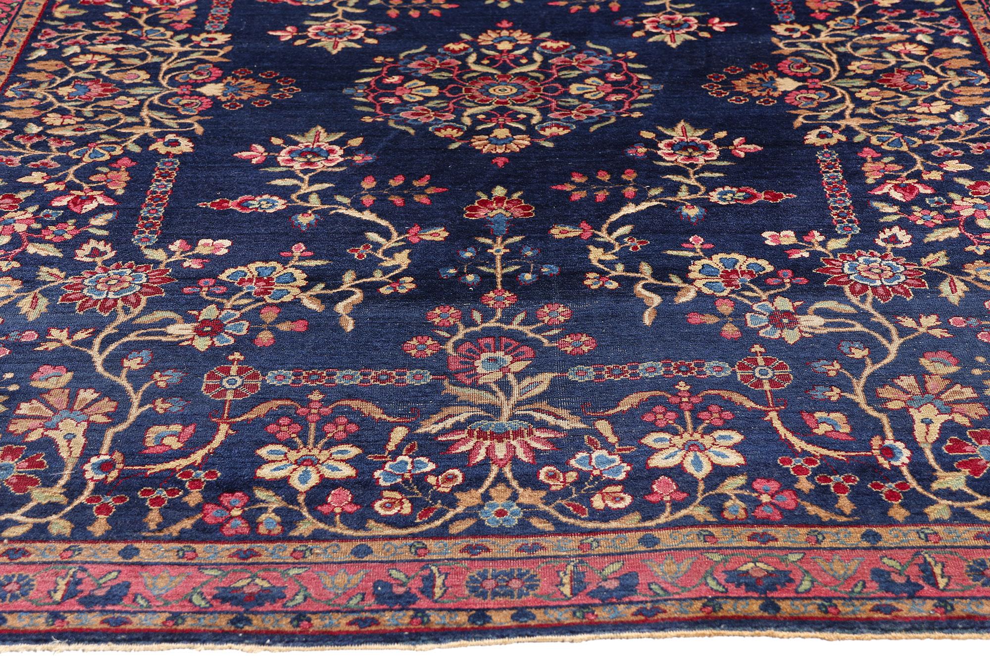 Antiker persischer Kerman-Teppich mit traditionellem Stil (Wolle) im Angebot