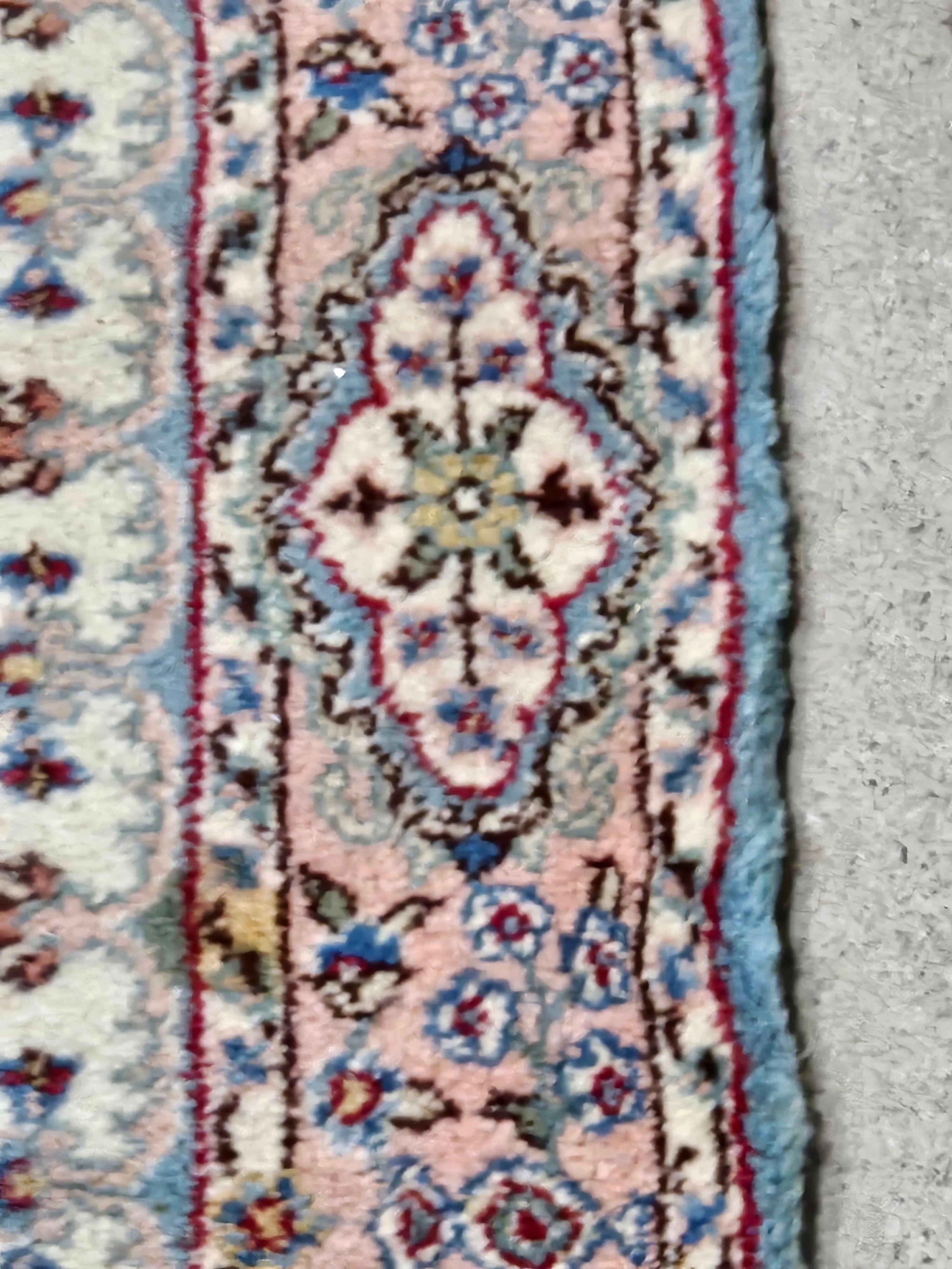 Laine Tapis de course persan ancien Kerman. Taille : 241,5 pouces x 32,5 pouces. en vente
