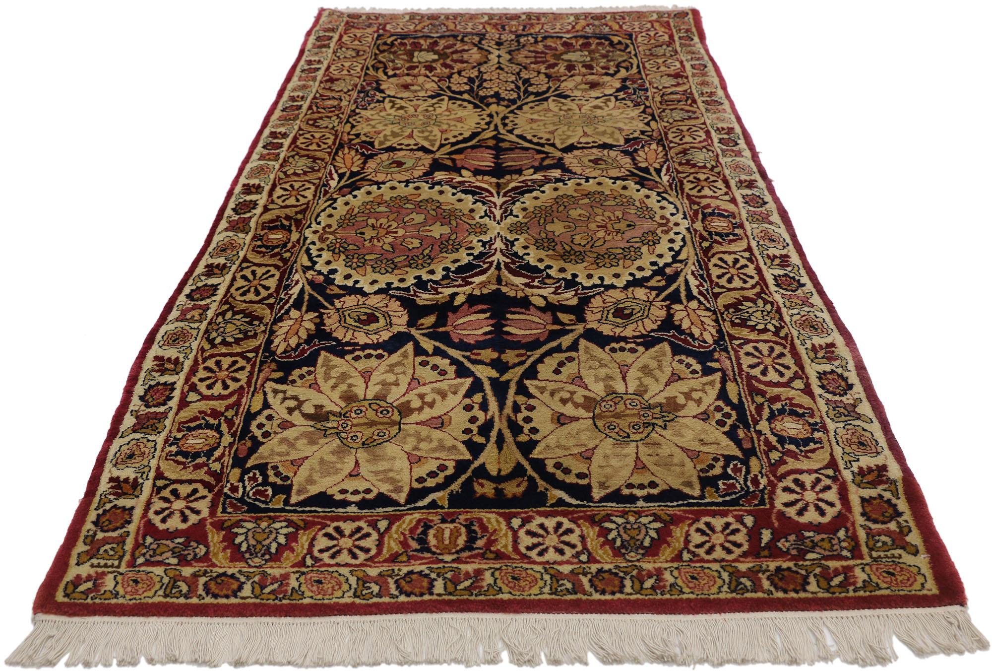 Antiker persischer Kermanshah-Teppich im traditionellen Stil (Kirman) im Angebot