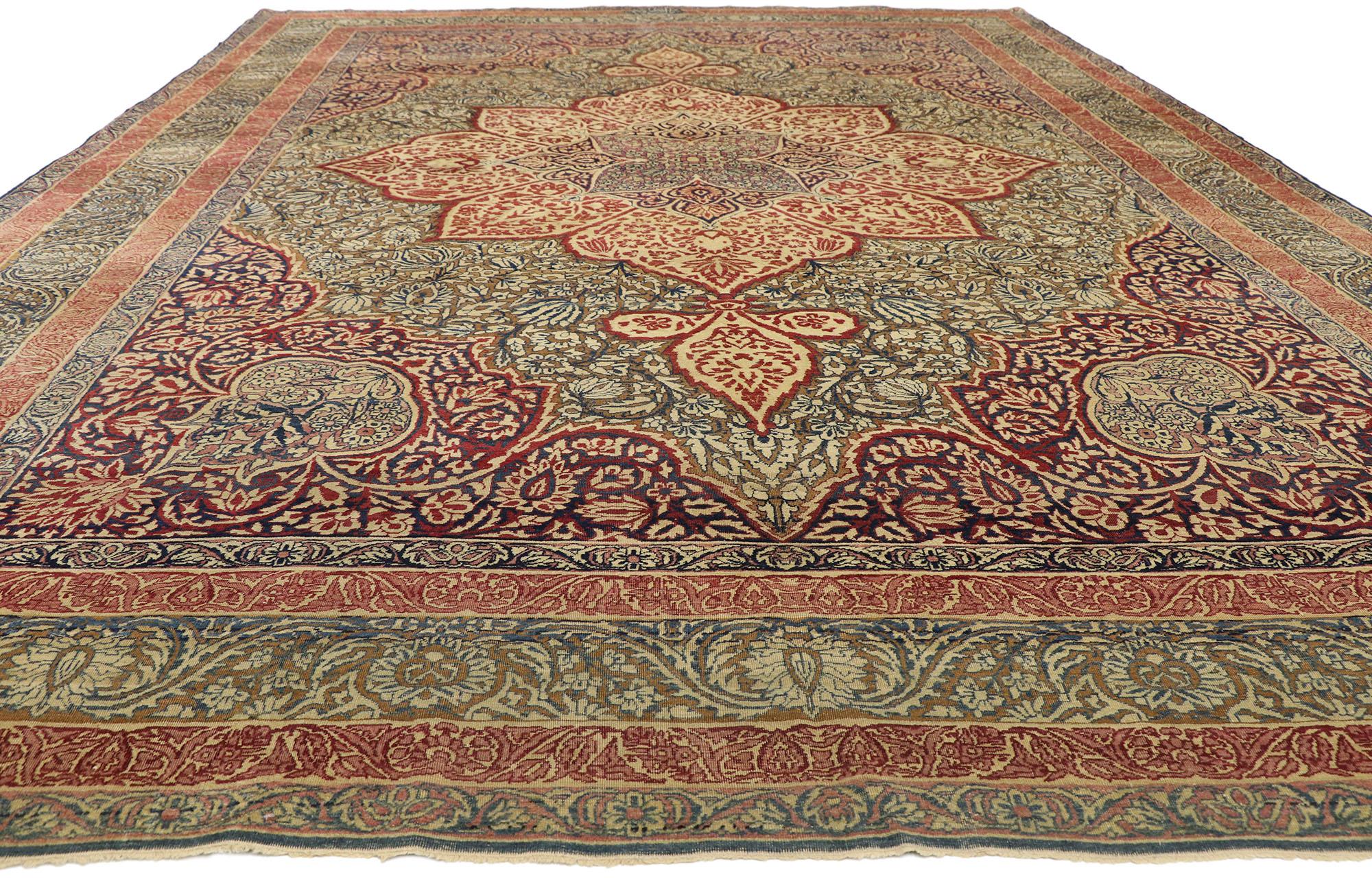Antiker persischer Kermanshah-Teppich im William Morris Arts & Crafts-Stil (Arts and Crafts) im Angebot