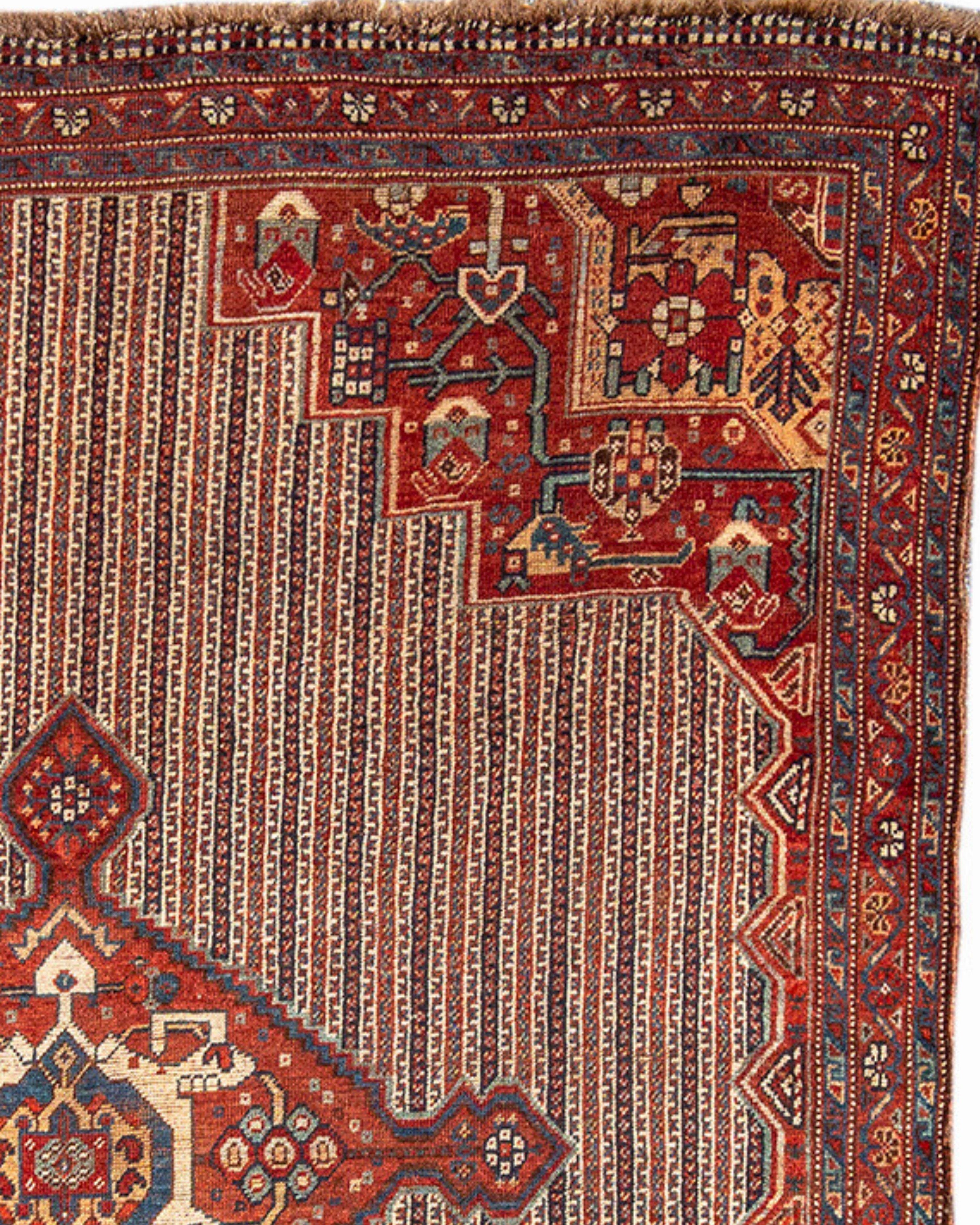Antiker persischer Khamseh-Teppich, 19. Jahrhundert

Sehr guter Zustand mit leichten Gebrauchsspuren.

Zusätzliche Informationen:
Abmessungen: 4'6