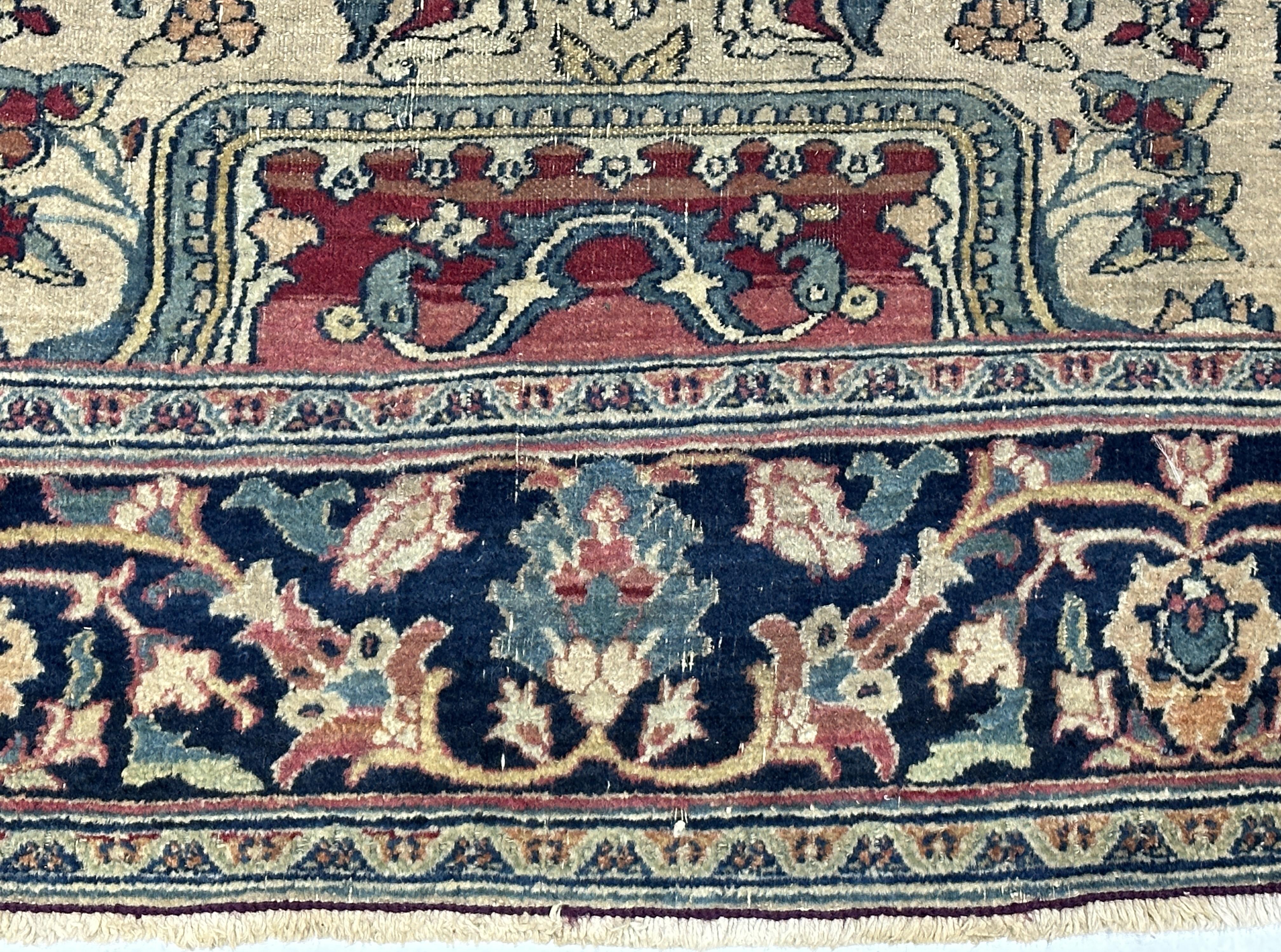 Antiker persischer Khorasan Teppich 4'1 x 5'7 (19. Jahrhundert) im Angebot