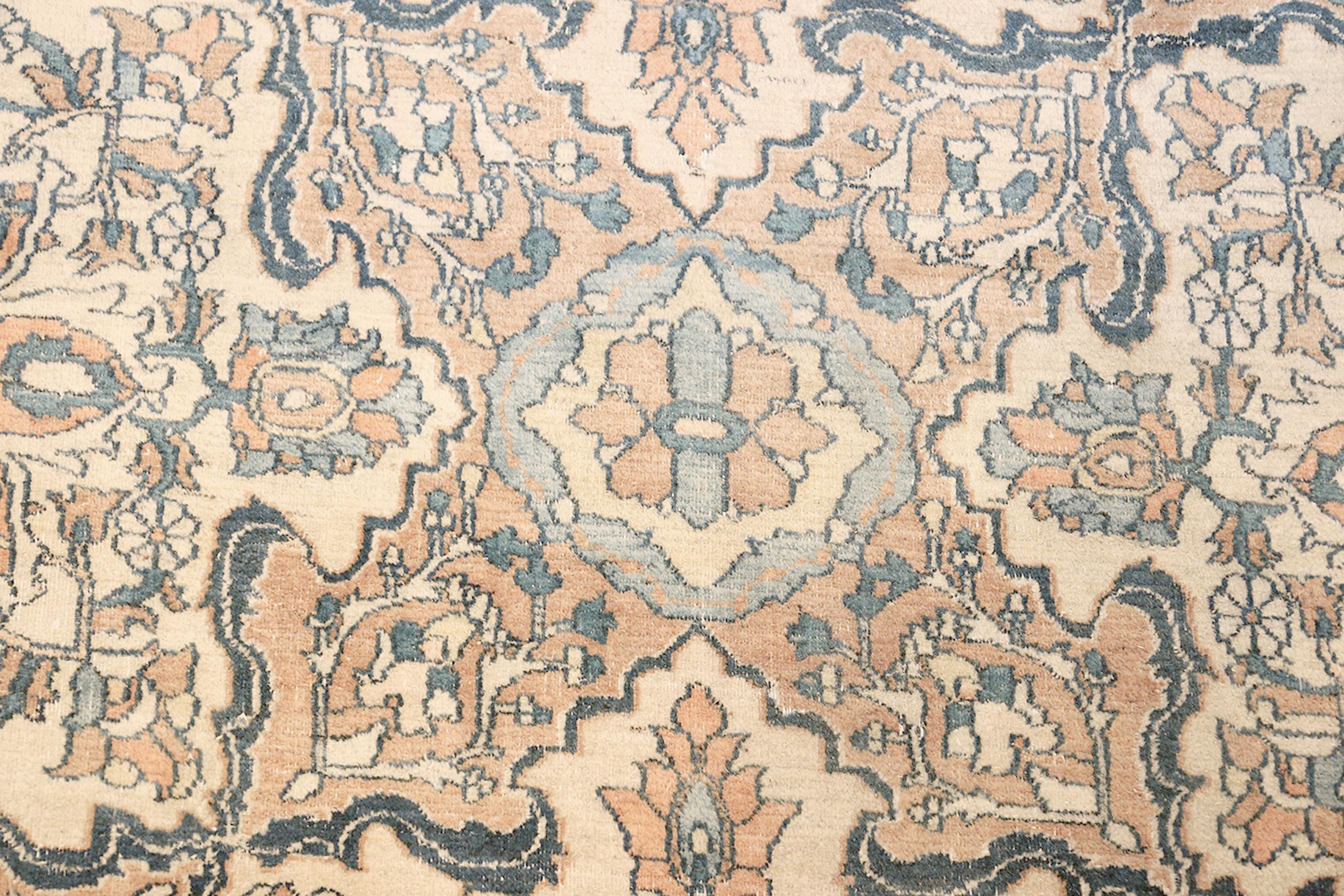 Antiker persischer Khorassan-Teppich. 14 ft 6 in x 20 ft 7 in (Persisch) im Angebot