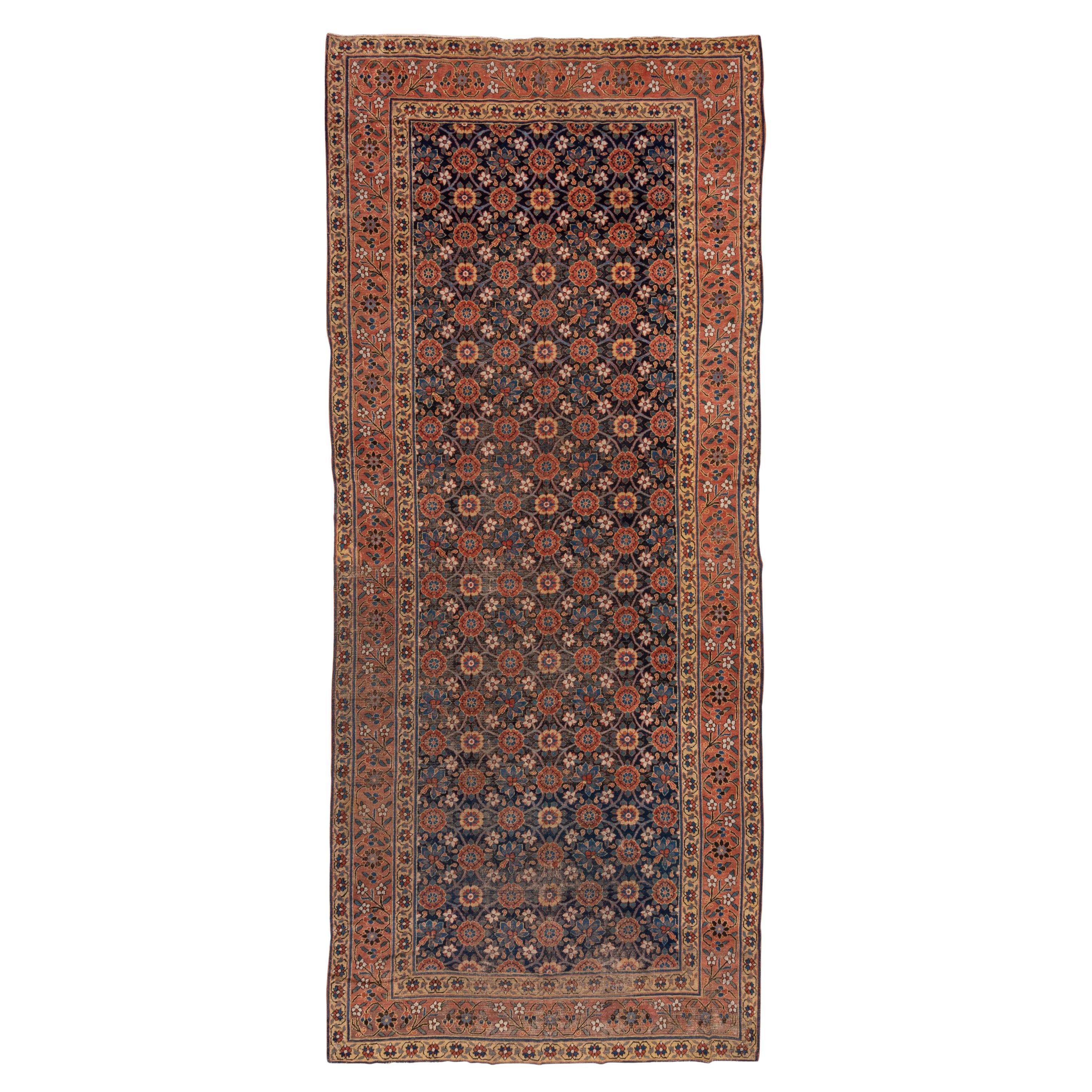 Tapis persan ancien de galerie du Khorassan, vers les années 1880