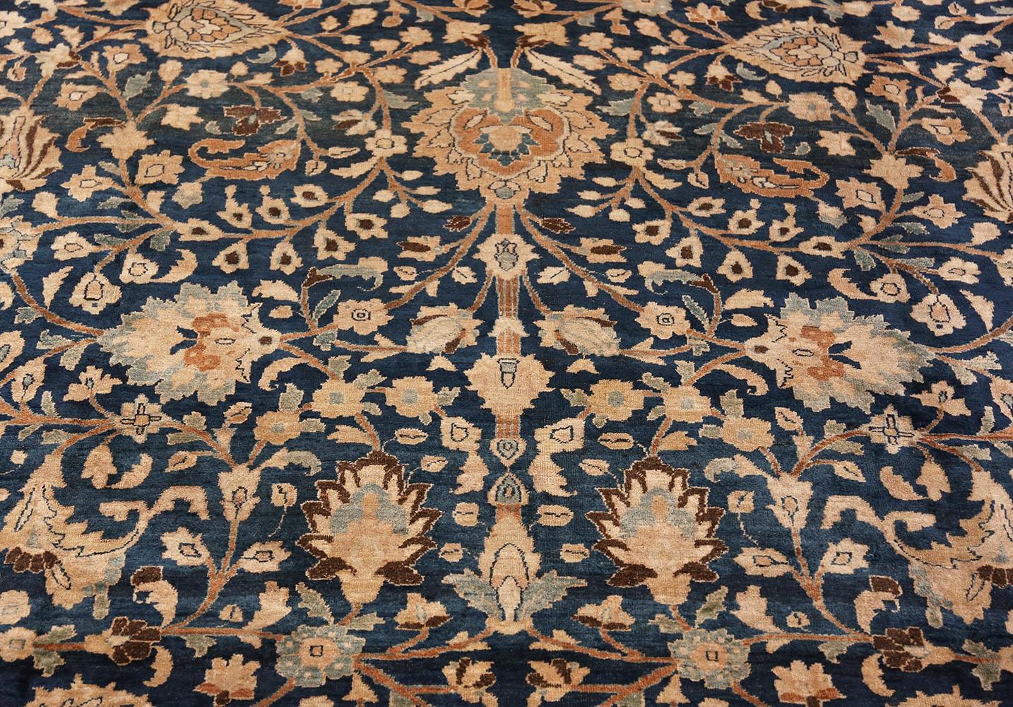 Antiker persischer Khorassan-Teppich. 12 Fuß 2 in x 15 Fuß 9 in  (Handgeknüpft) im Angebot