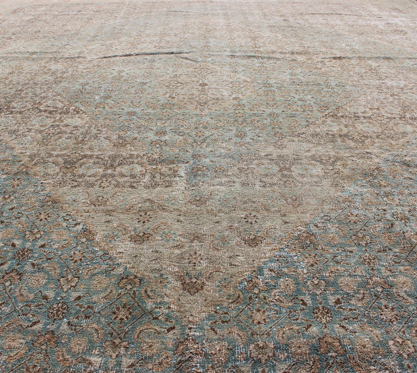 Tapis persan ancien de Khorassan avec un motif géométrique de diamants en sarcelle et brun en vente 3