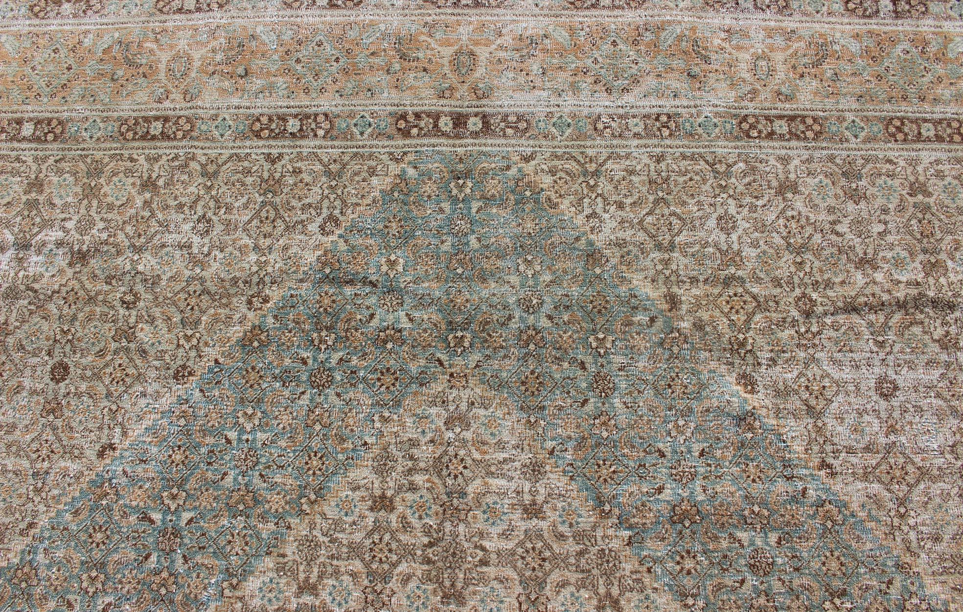 Tapis persan ancien de Khorassan avec un motif géométrique de diamants en sarcelle et brun en vente 5