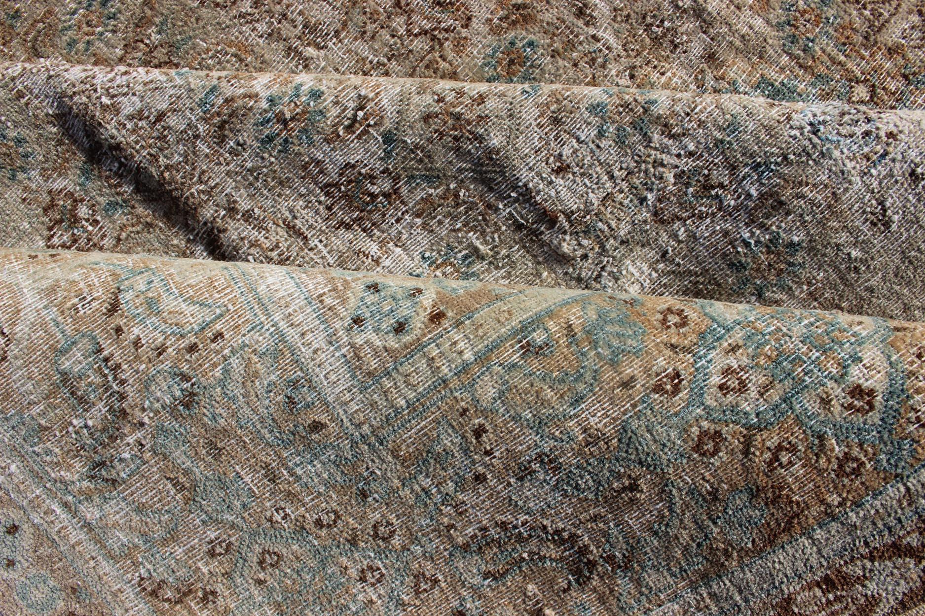 Perse Tapis persan ancien de Khorassan avec un motif géométrique de diamants en sarcelle et brun en vente