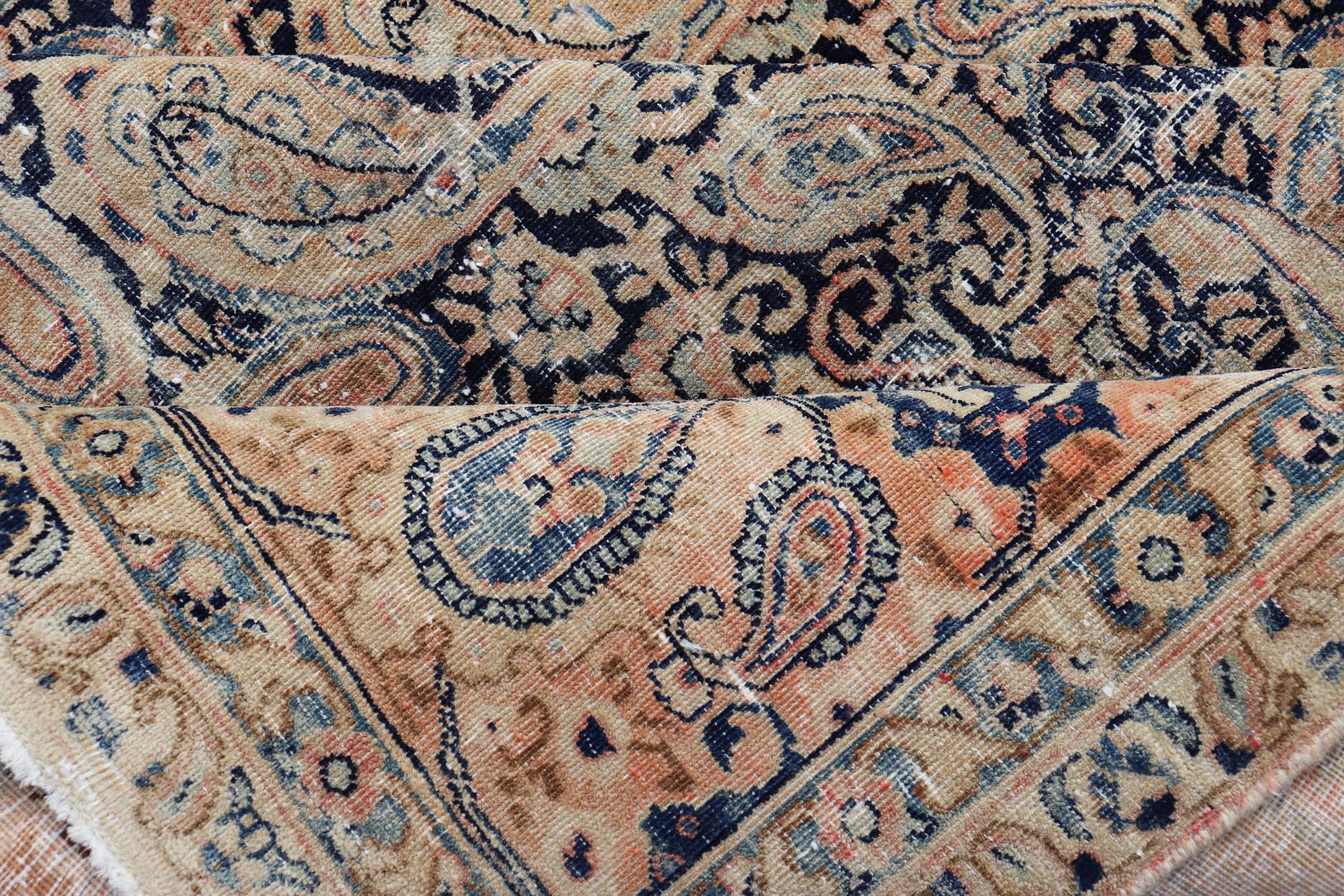 20ième siècle Tapis persan ancien du Khorassan à motif cachemire complexe sur l'ensemble 9'8 x 12'11 en vente