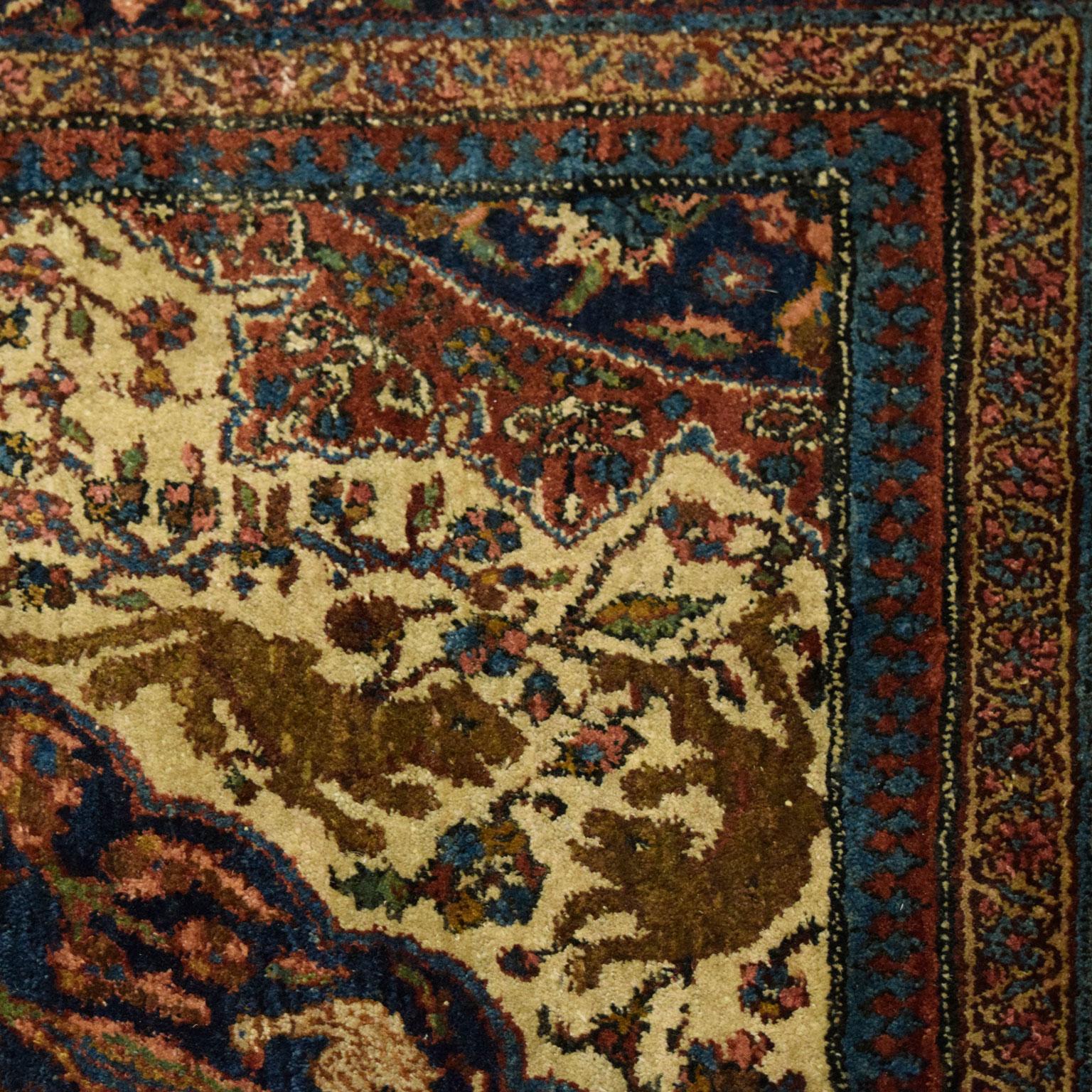 Antike 1900er Wolle Persisch Khoy Teppich in Creme, Grün und Indigo, 5' x 8' im Zustand „Gut“ im Angebot in New York, NY