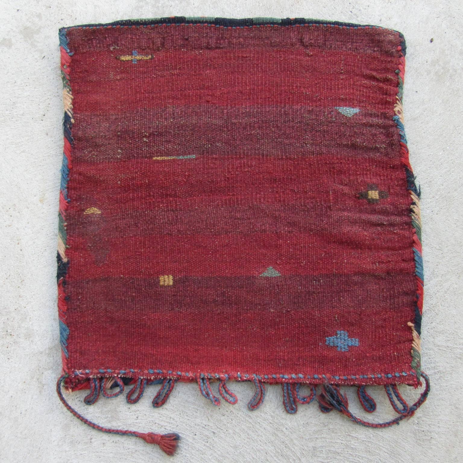 Antique Persian Kilim Bagface In Good Condition For Sale In Concord, MA
