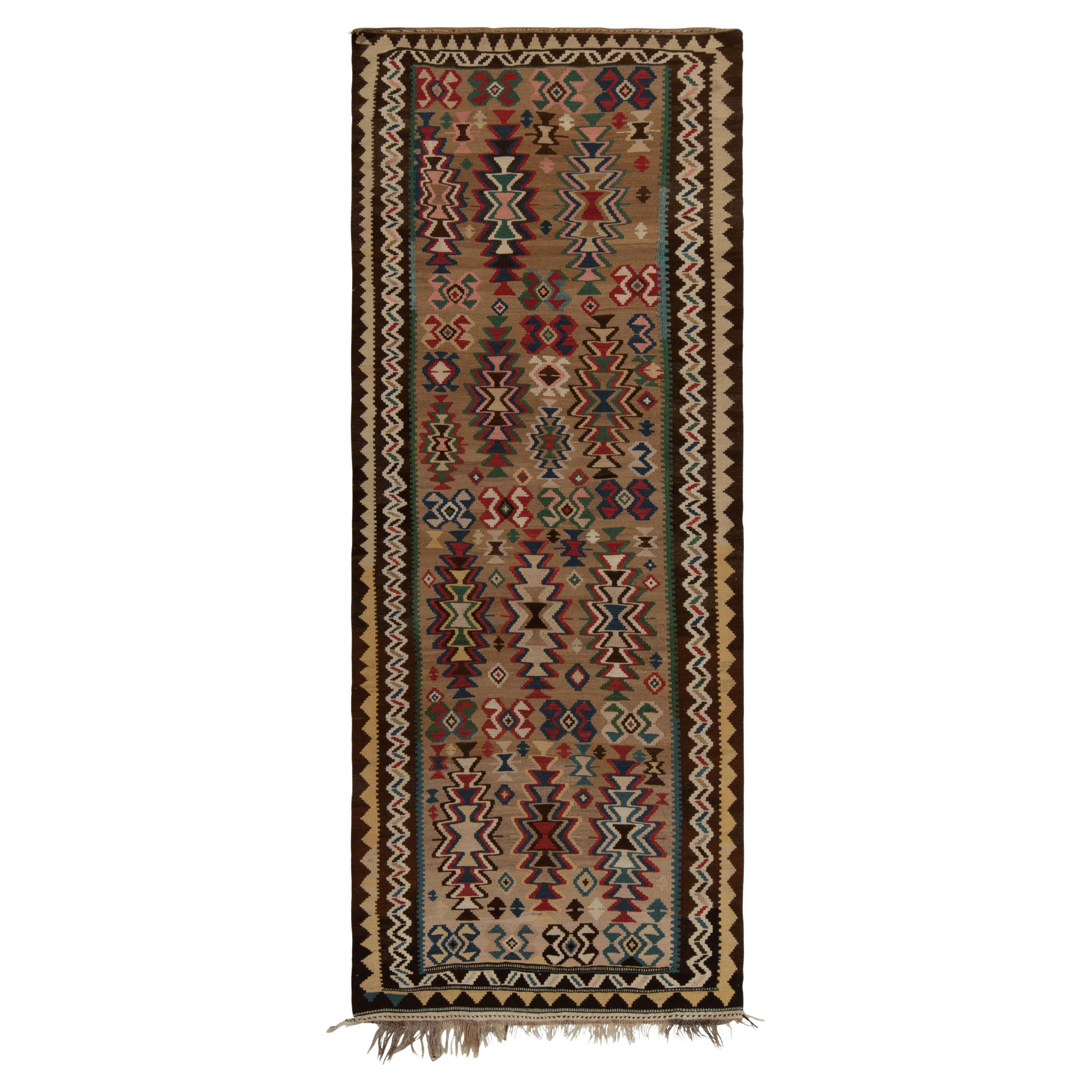 Antiker persischer Kelim-Teppich mit beigefarbenen, mehrfarbigen Stammesmustern von Rug & Kilim