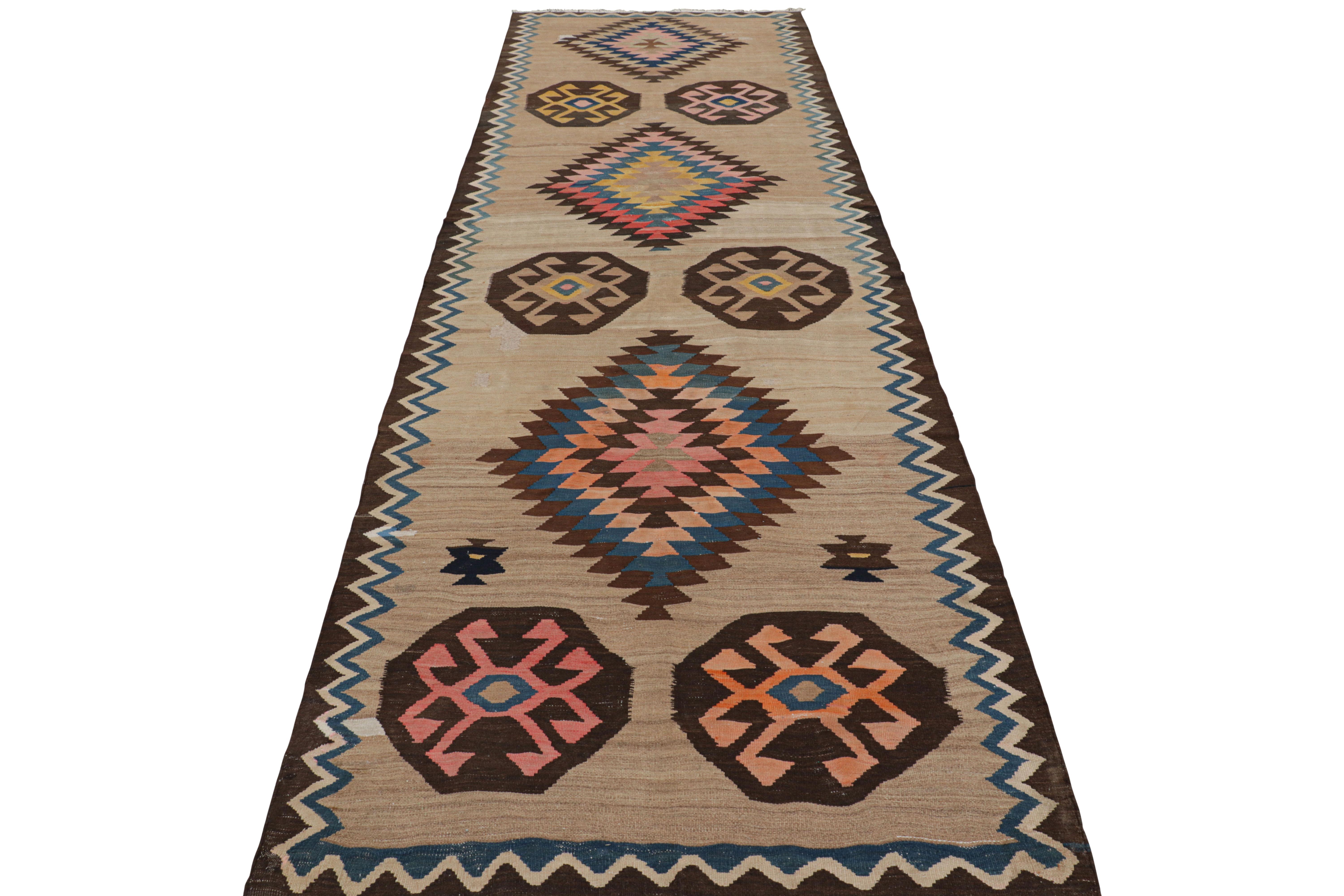 Antigua alfombra persa kilim con medallones geométricos de colores  Rug & Kilim Tejido a mano en venta