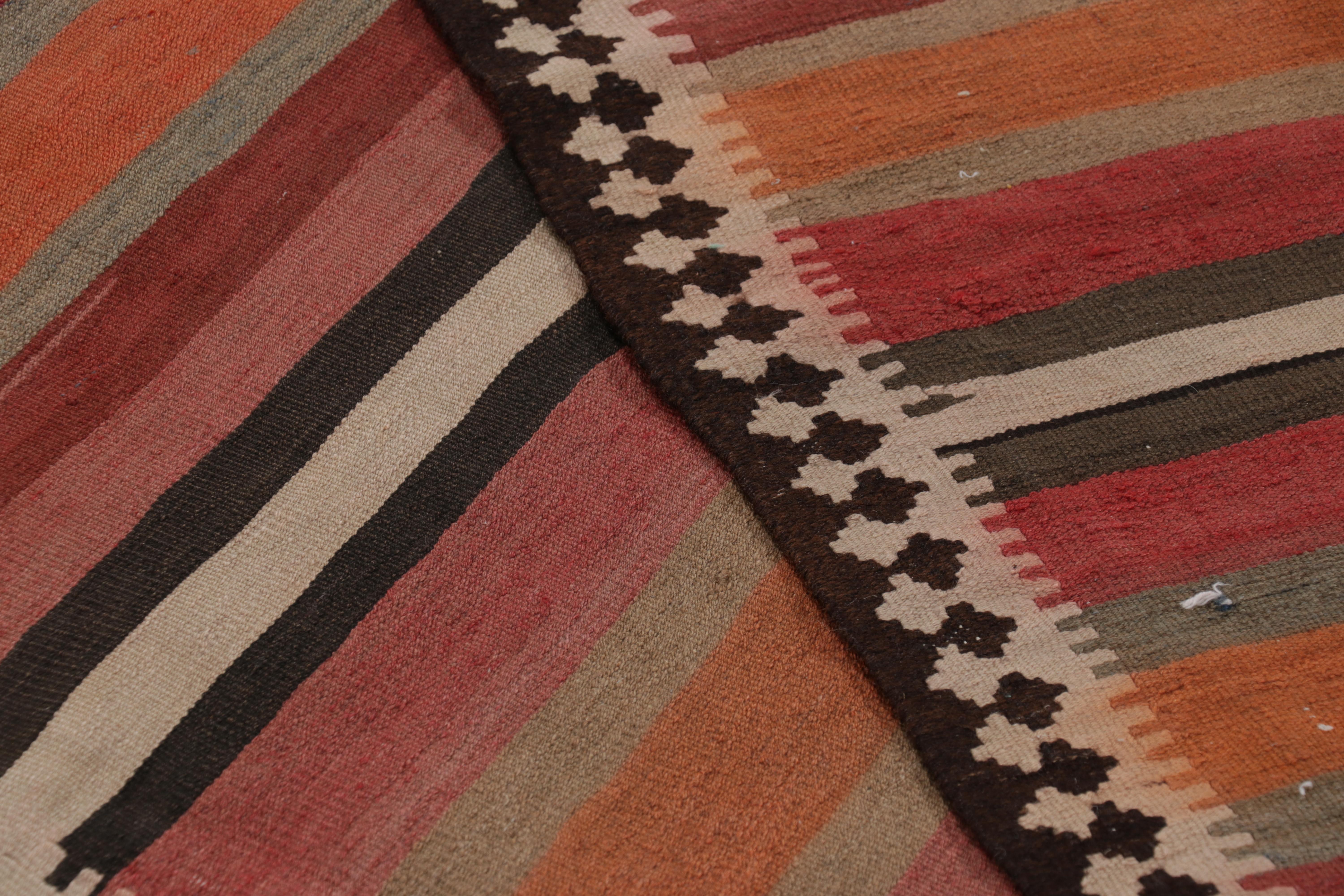 Antiker persischer Kelim mit mehrfarbigen Streifen  Rug & Kilim  Rug & Kilim Website im Angebot 4