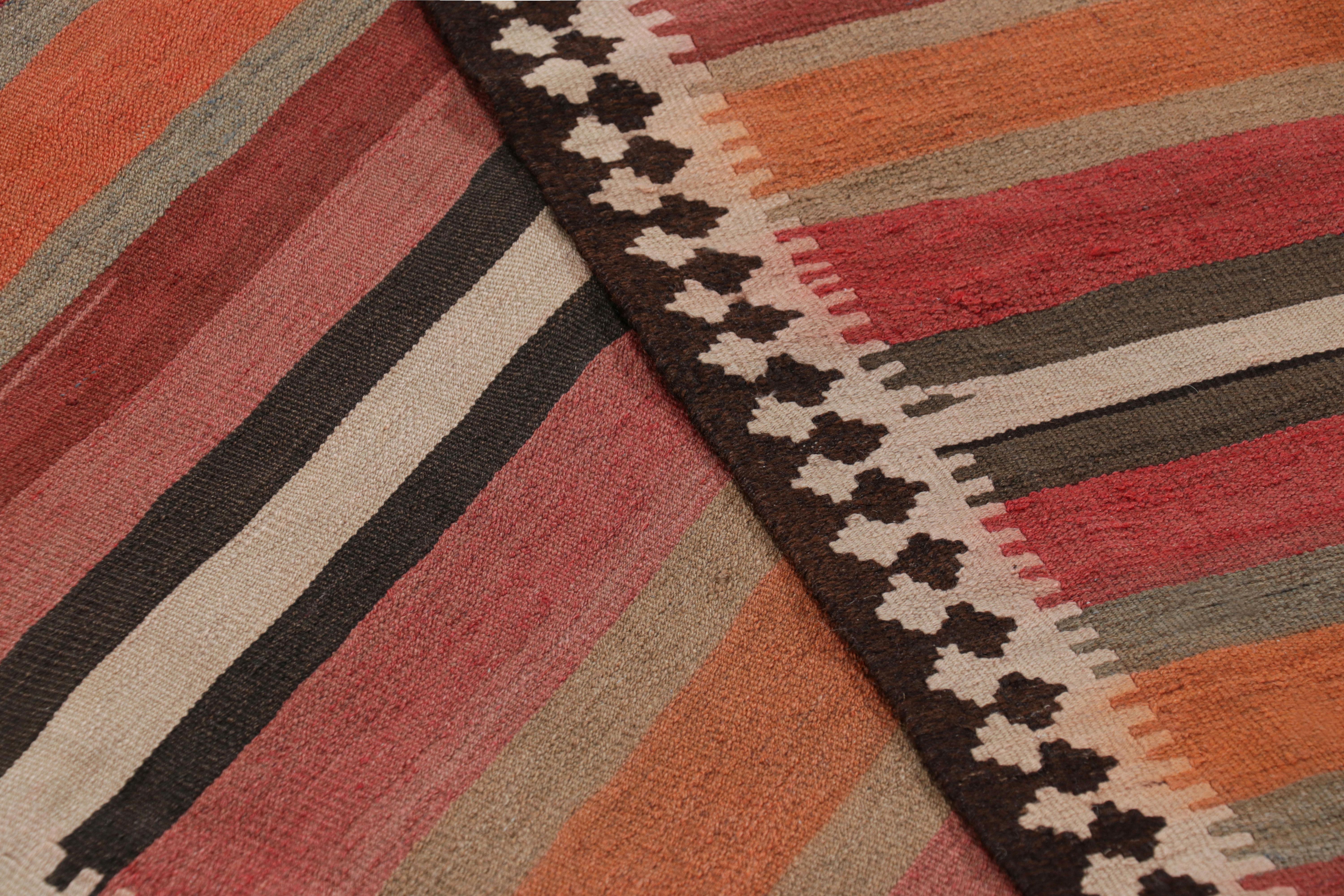 Antiker persischer Kelim mit mehrfarbigen Streifen  Rug & Kilim  Rug & Kilim Website (Wolle) im Angebot