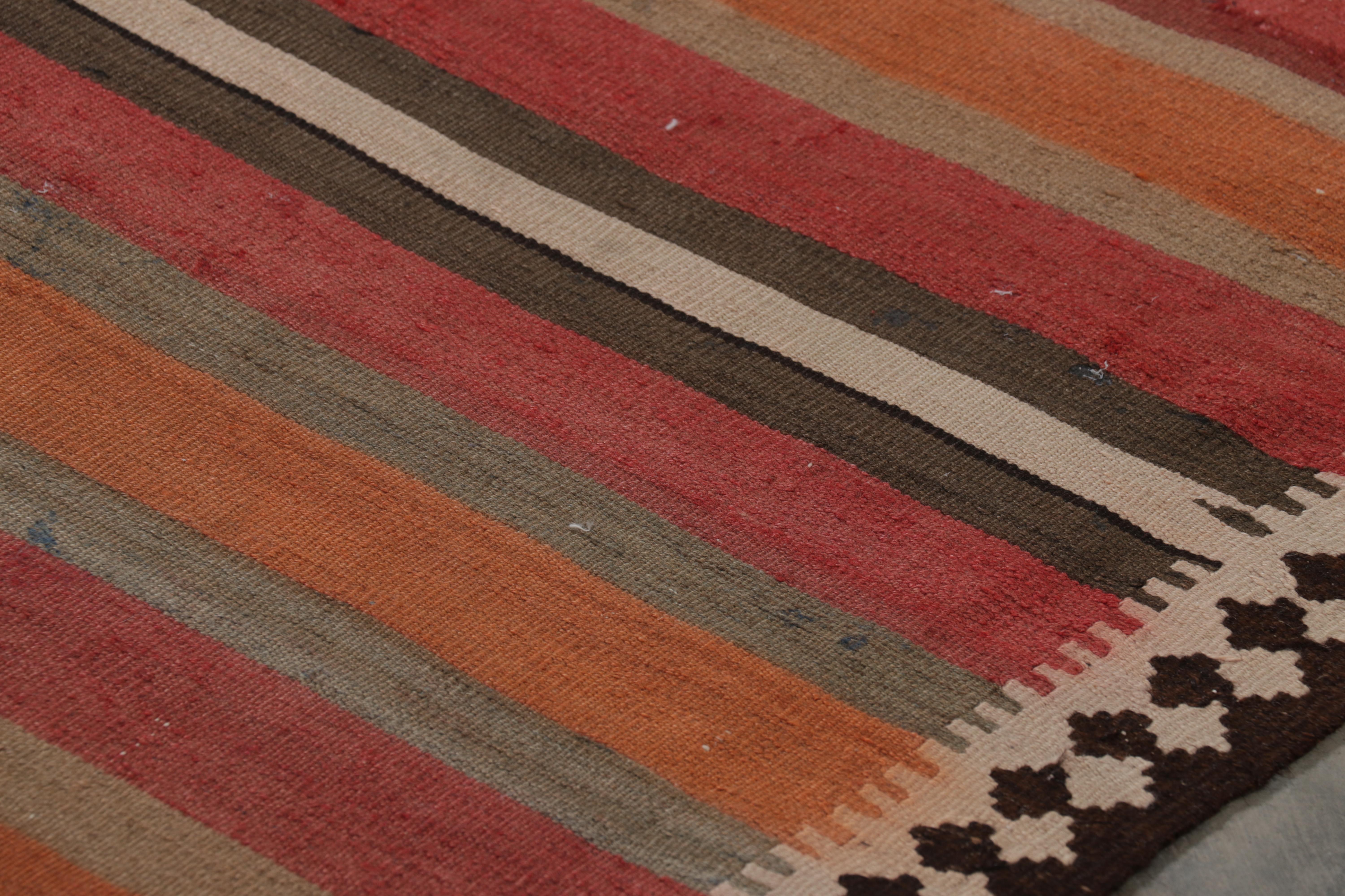 Antiker persischer Kelim mit mehrfarbigen Streifen  Rug & Kilim  Rug & Kilim Website im Angebot 1