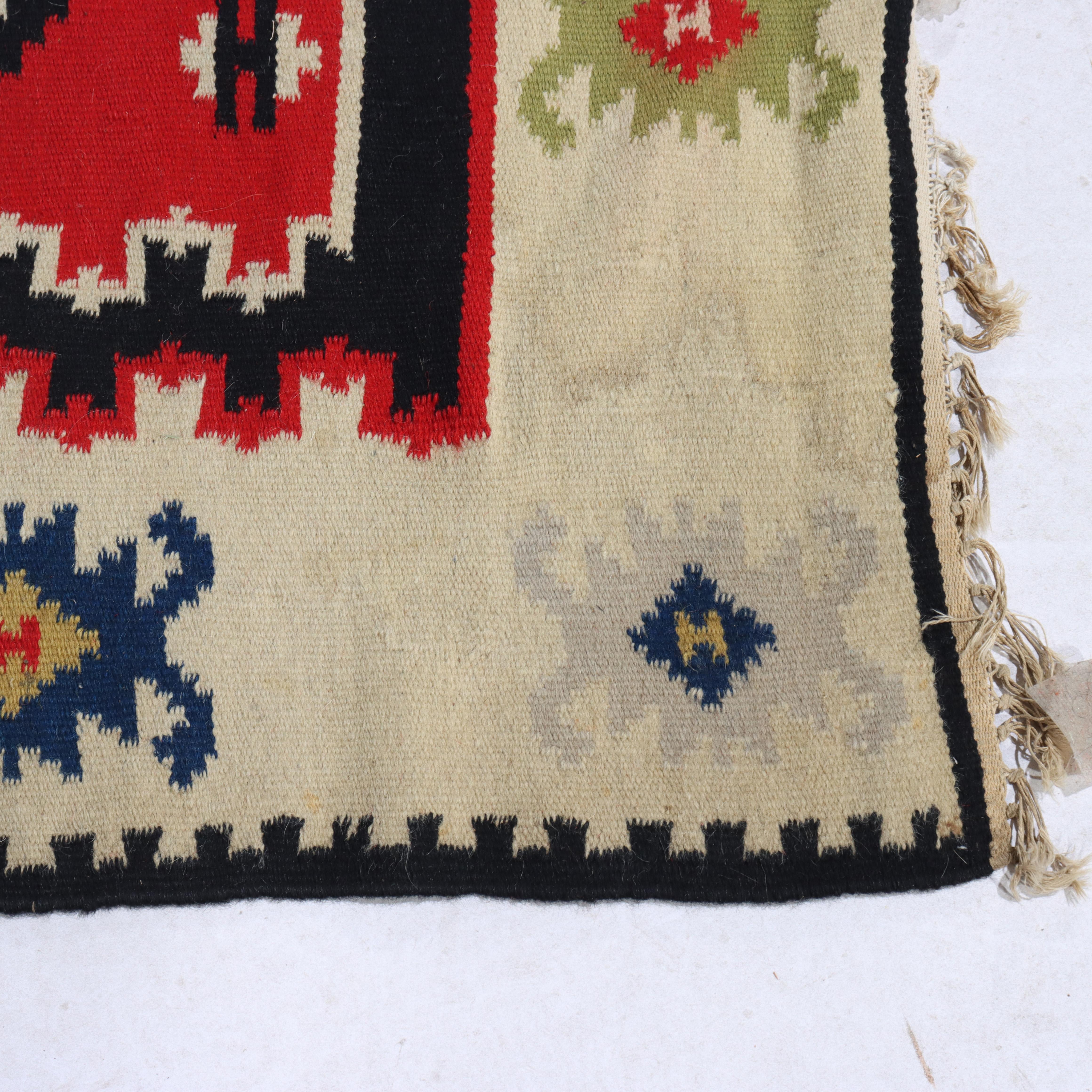 Antique Persian Kilim Wool Rug C1920 In condizioni buone in vendita a Big Flats, NY