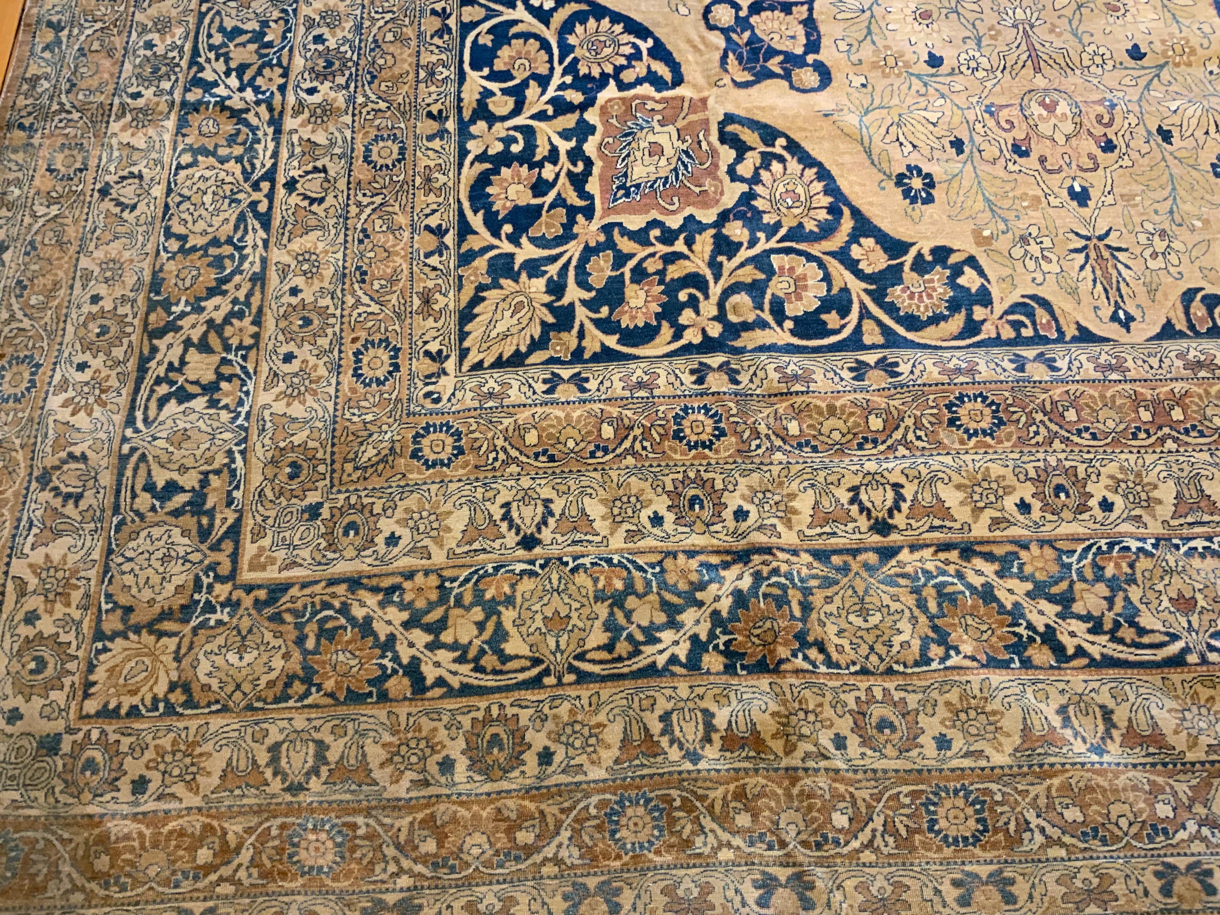 Tapis persan Kirman ancien Doris Leslie Blau fait main en laine botanique Bon état - En vente à New York, NY