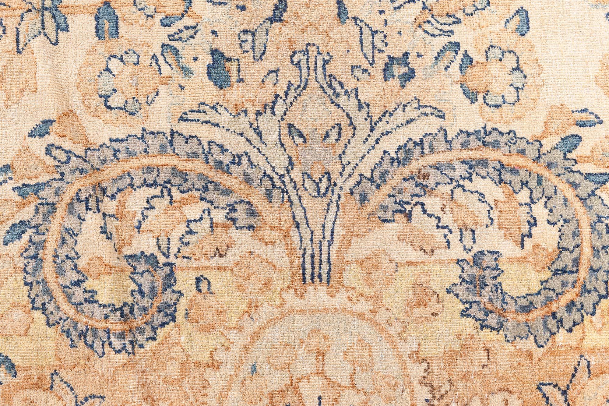 Tappeto antico persiano Kirman Camel in lana fatto a mano in vendita 3