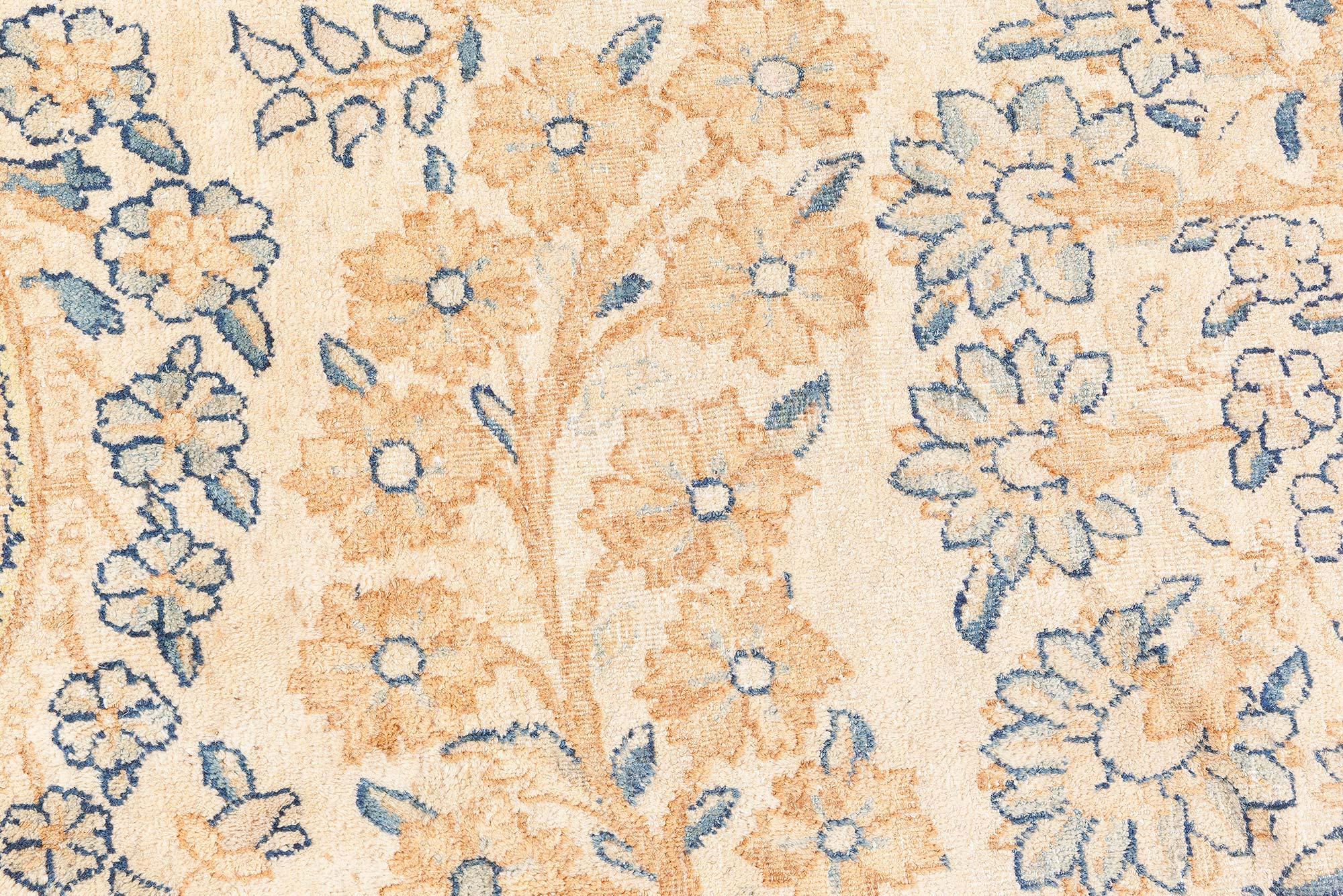 Tappeto antico persiano Kirman Camel in lana fatto a mano in vendita 7