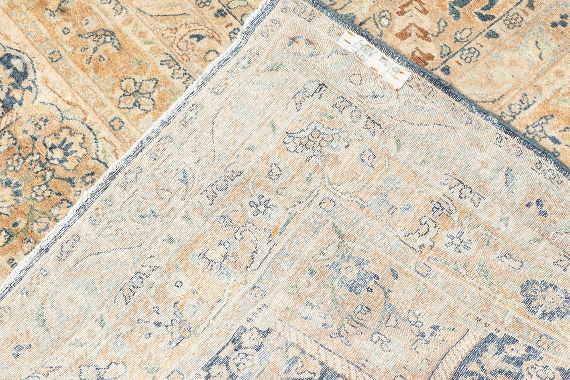 20ième siècle Tapis persan Kirman ancien fait à la main Doris Leslie Blau en vente