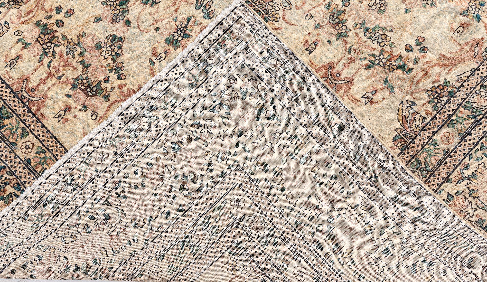 Tapis persan Kirman ancien noué à la main Doris Leslie Blau en vente 3