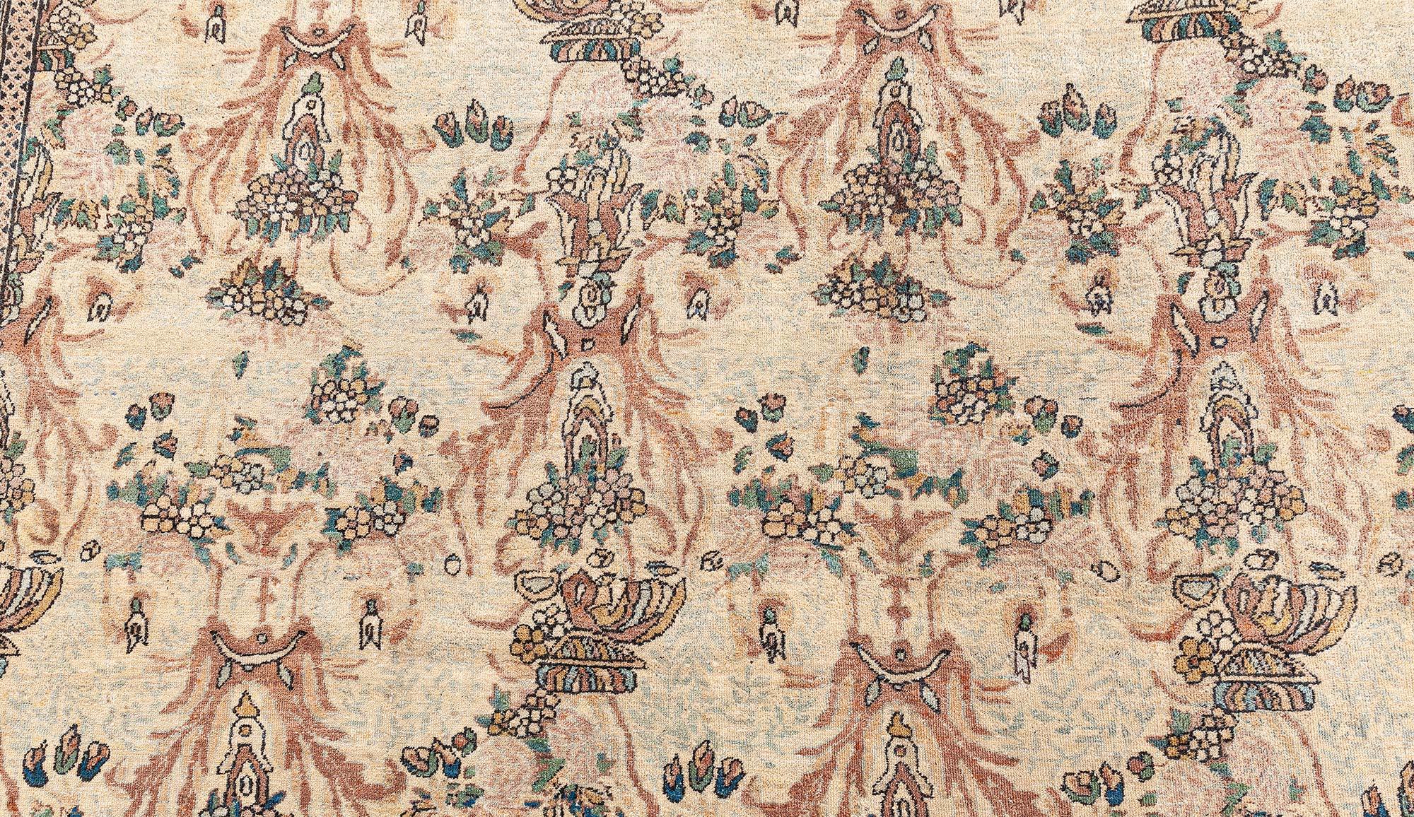 Noué à la main Tapis persan Kirman ancien noué à la main Doris Leslie Blau en vente