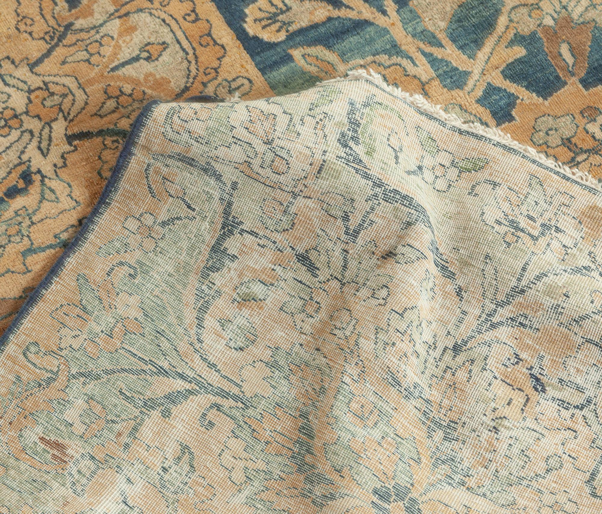20ième siècle Tapis persan Kirman ancien fait à la main Doris Leslie Blau en vente
