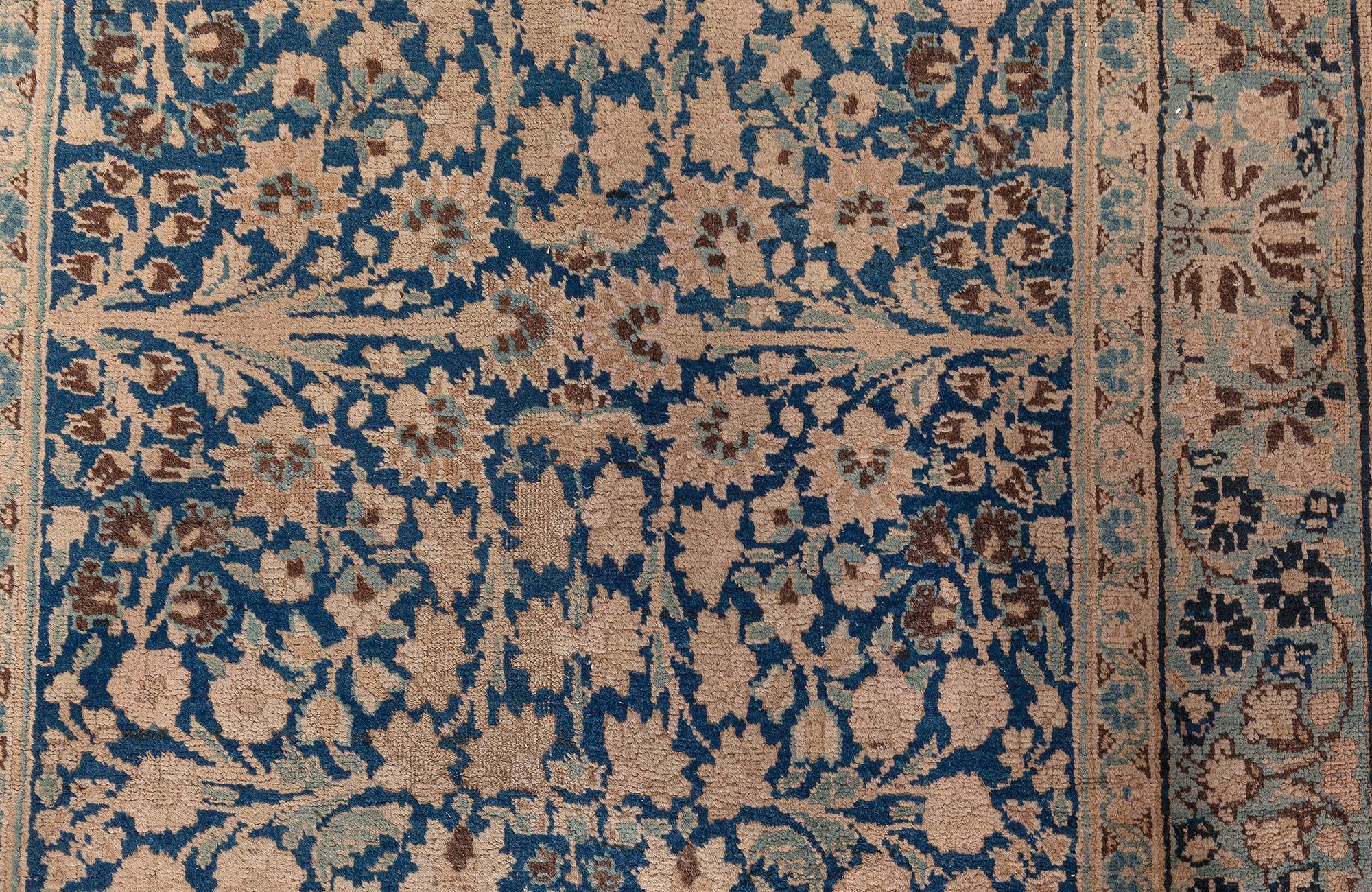 Laine Tapis de couloir Kirman persan ancien tissé à la main Doris Leslie Blau en vente