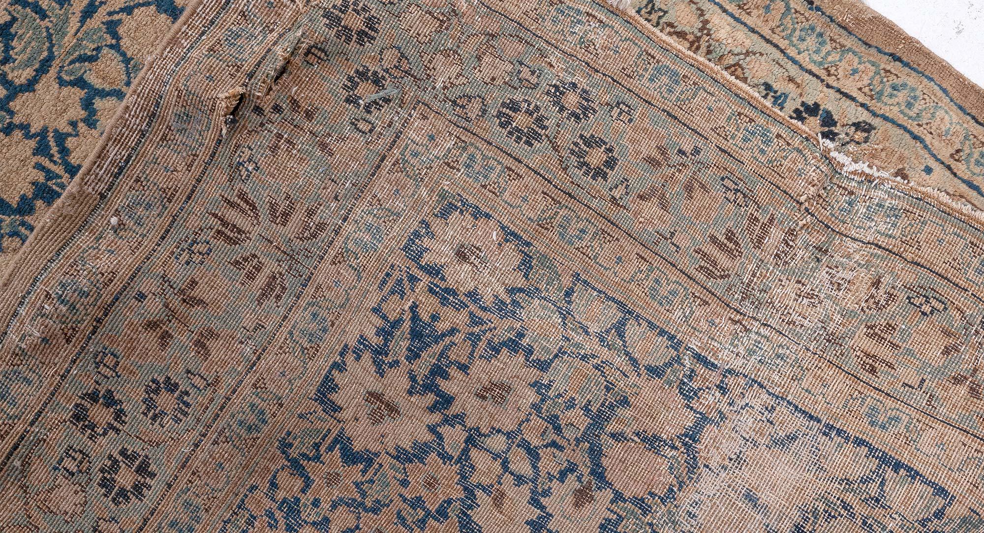Tapis de couloir Kirman persan ancien tissé à la main Doris Leslie Blau en vente 1