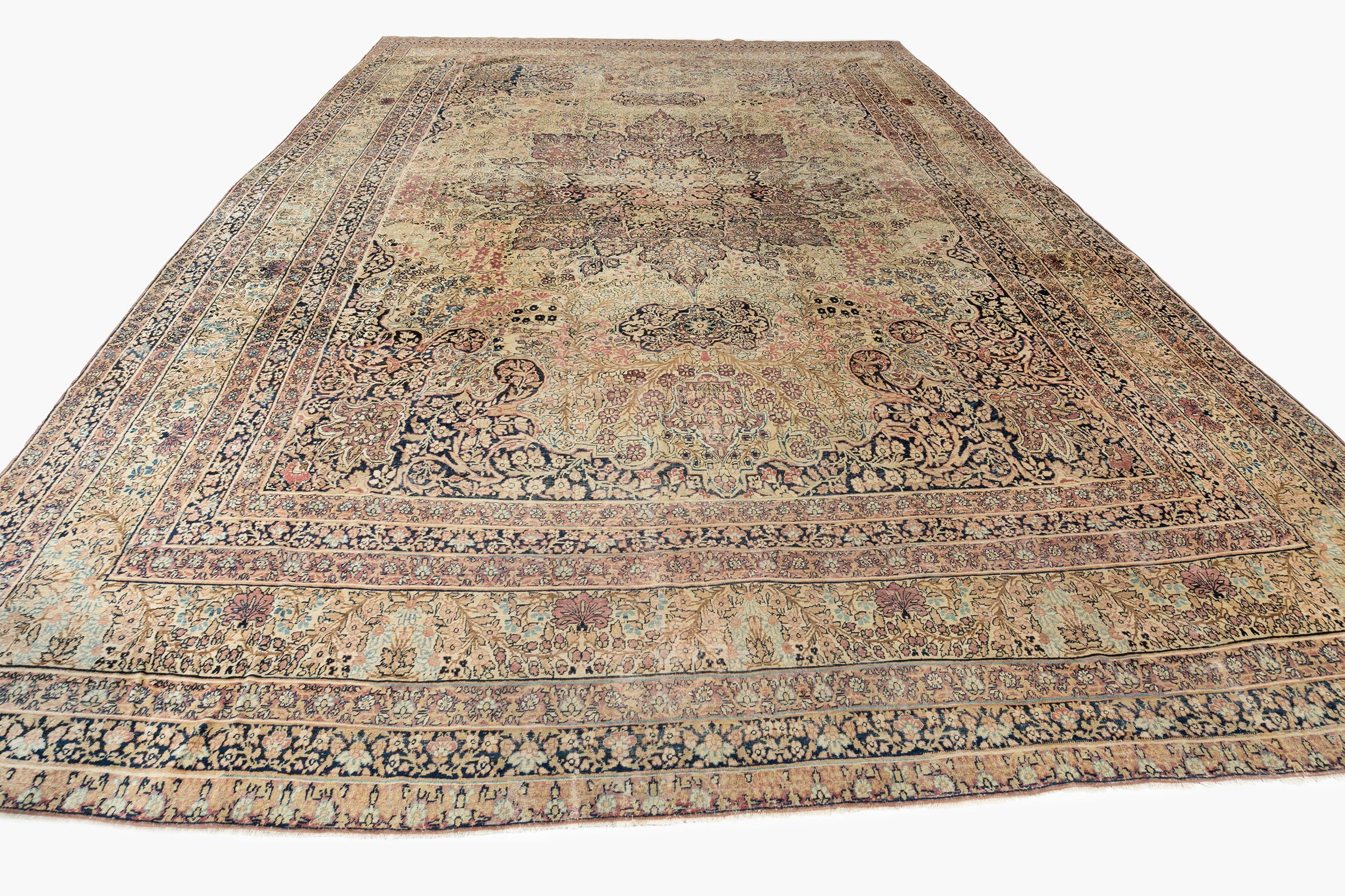 Antiker persischer Kirman-Teppich, um 1880  10'10 x 16'3 im Angebot 7