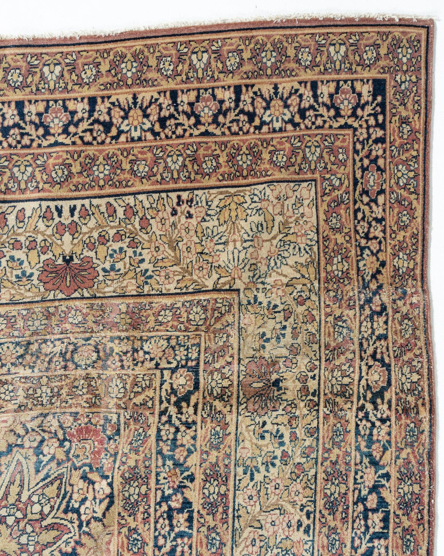 Antiker persischer Kirman-Teppich, um 1880  10'10 x 16'3 im Zustand „Gut“ im Angebot in New York, NY