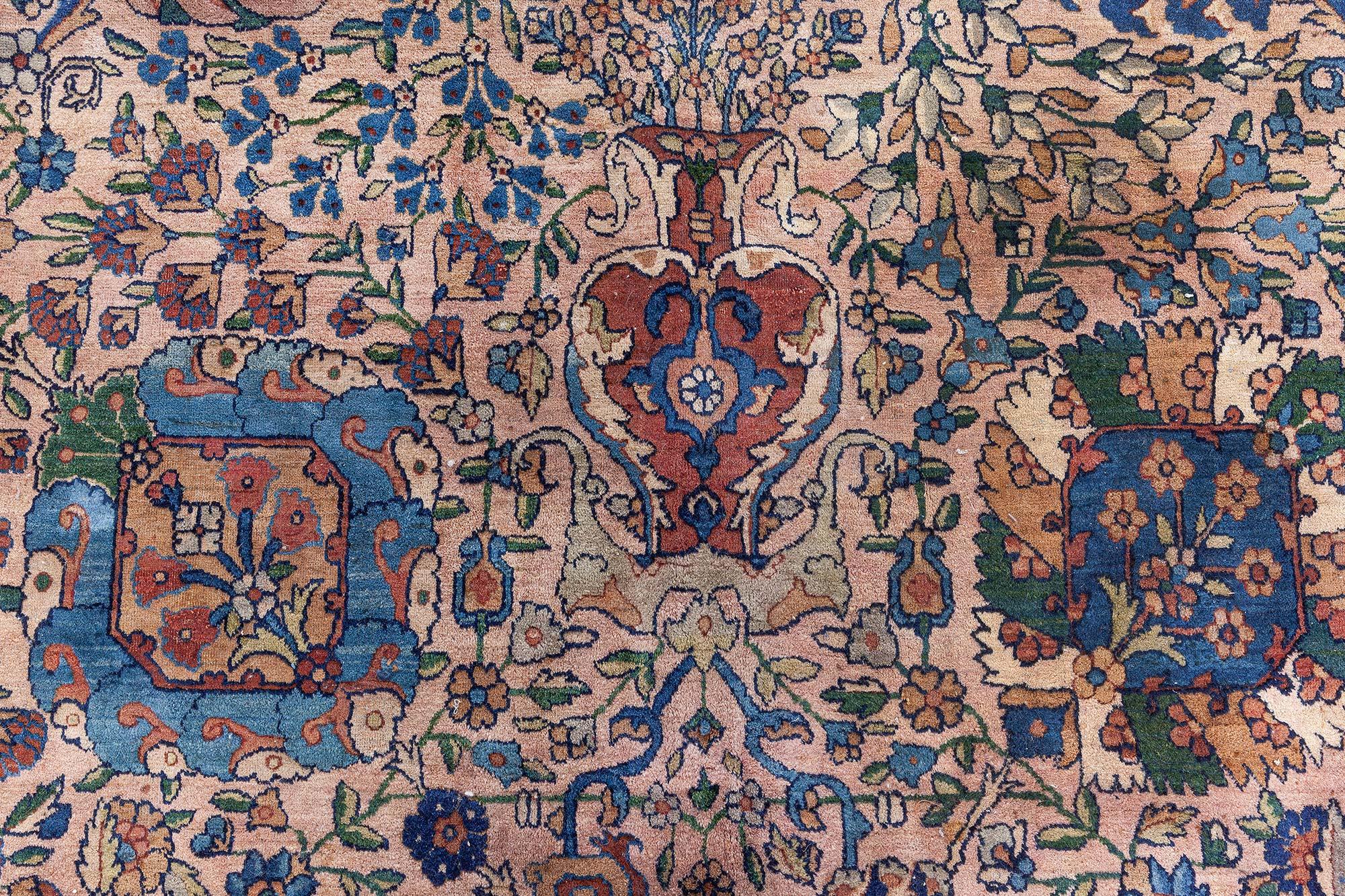 Ancien tapis persan Kirman - Un chef-d'œuvre de l'art botanique persan
Taille : 388 × 579 cm (12'9