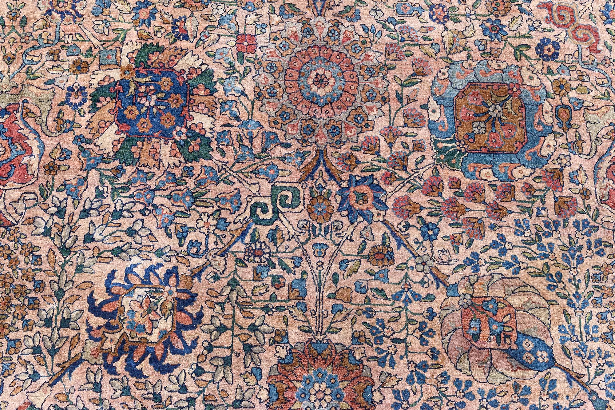 Tissé à la main Tapis persan antique Kirman Doris Leslie Blau en vente