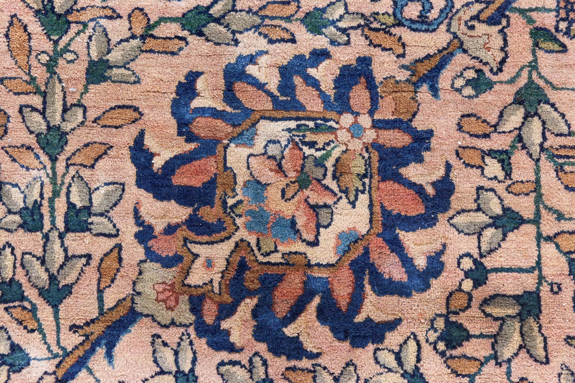 Tapis persan antique Kirman Doris Leslie Blau en vente 1