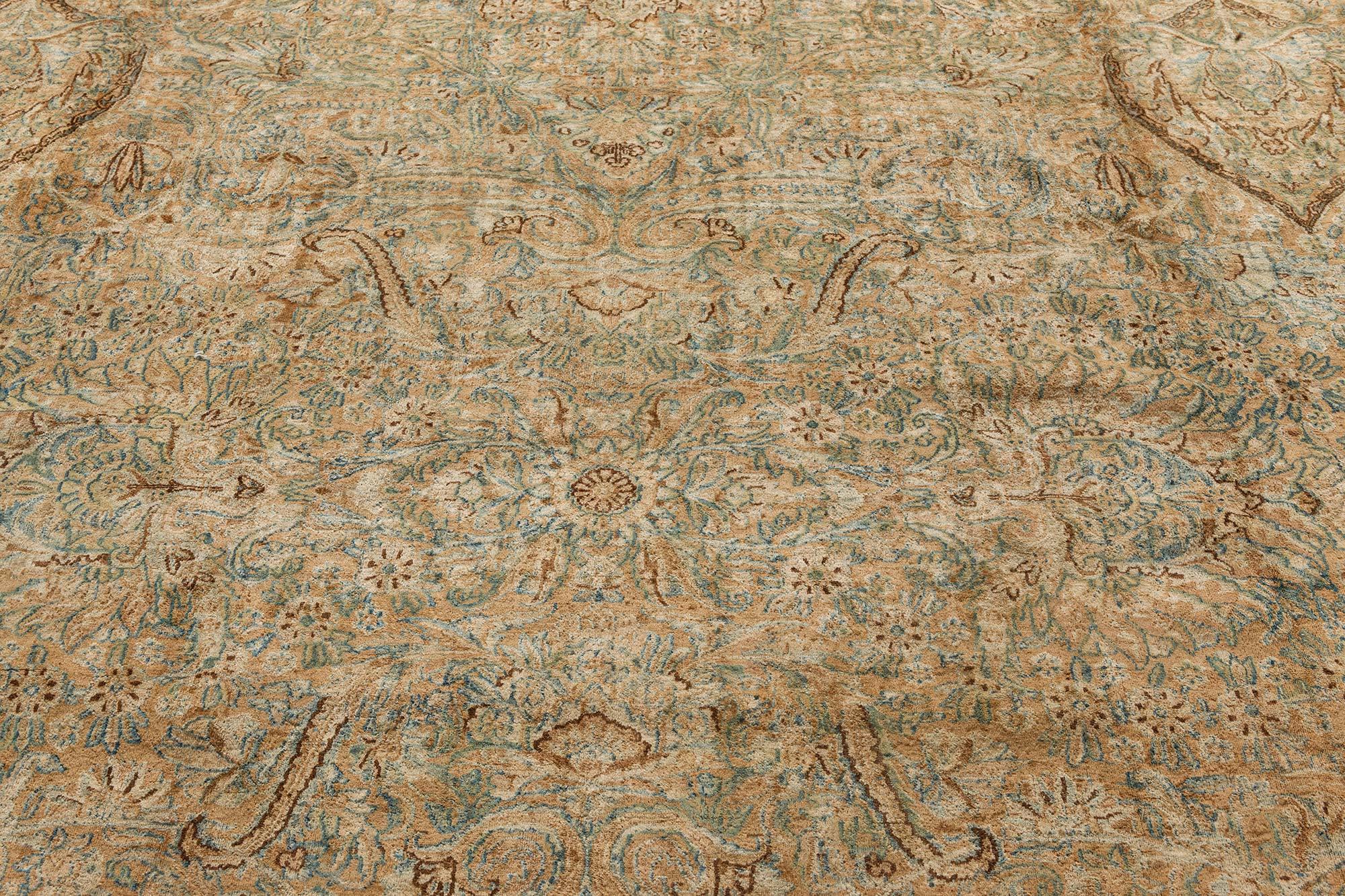 Authentischer persischer Kirman Handgefertigter Wollteppich Doris Leslie Blau (Wolle) im Angebot
