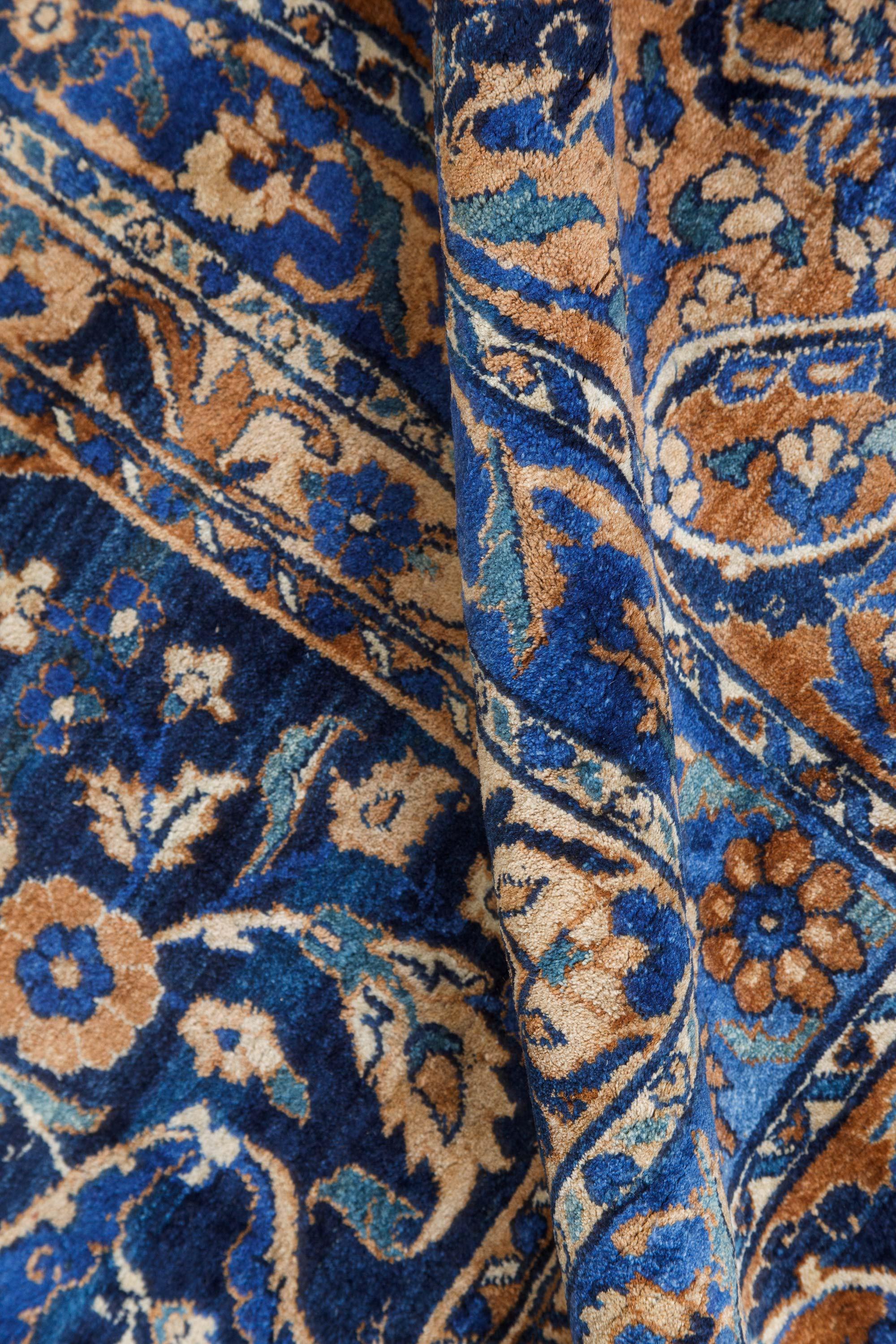 Authentic Persian Kirman handmade wool rug
Size: 10'10