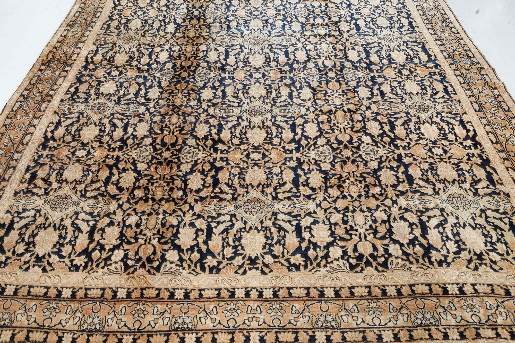 Authentic Persian Kirman Handmade Wool Rug In Good Condition For Sale In New York, NY