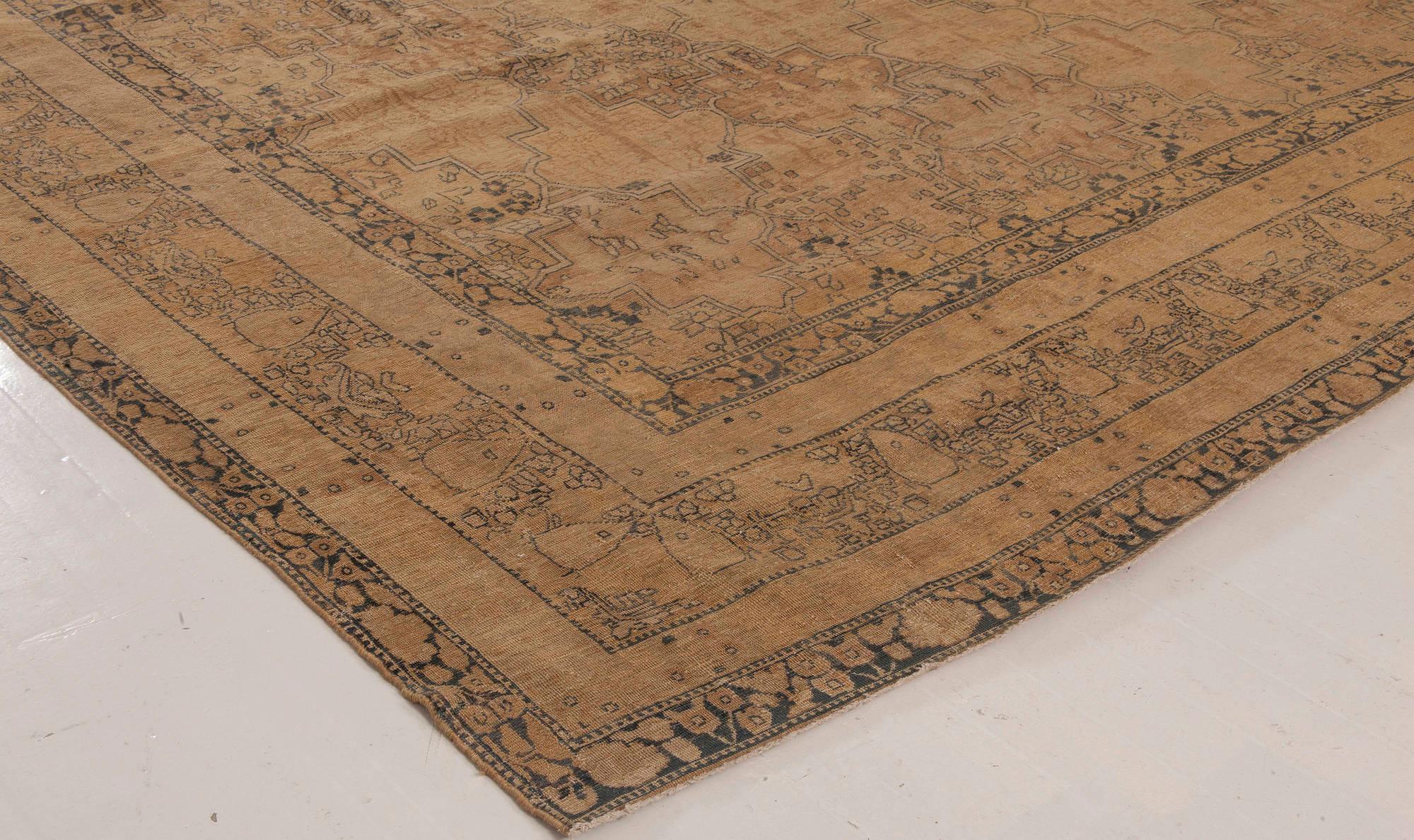 Doris Leslie Blauer authentischer persischer Kirman Handgefertigter Teppich aus Wolle im Angebot 1