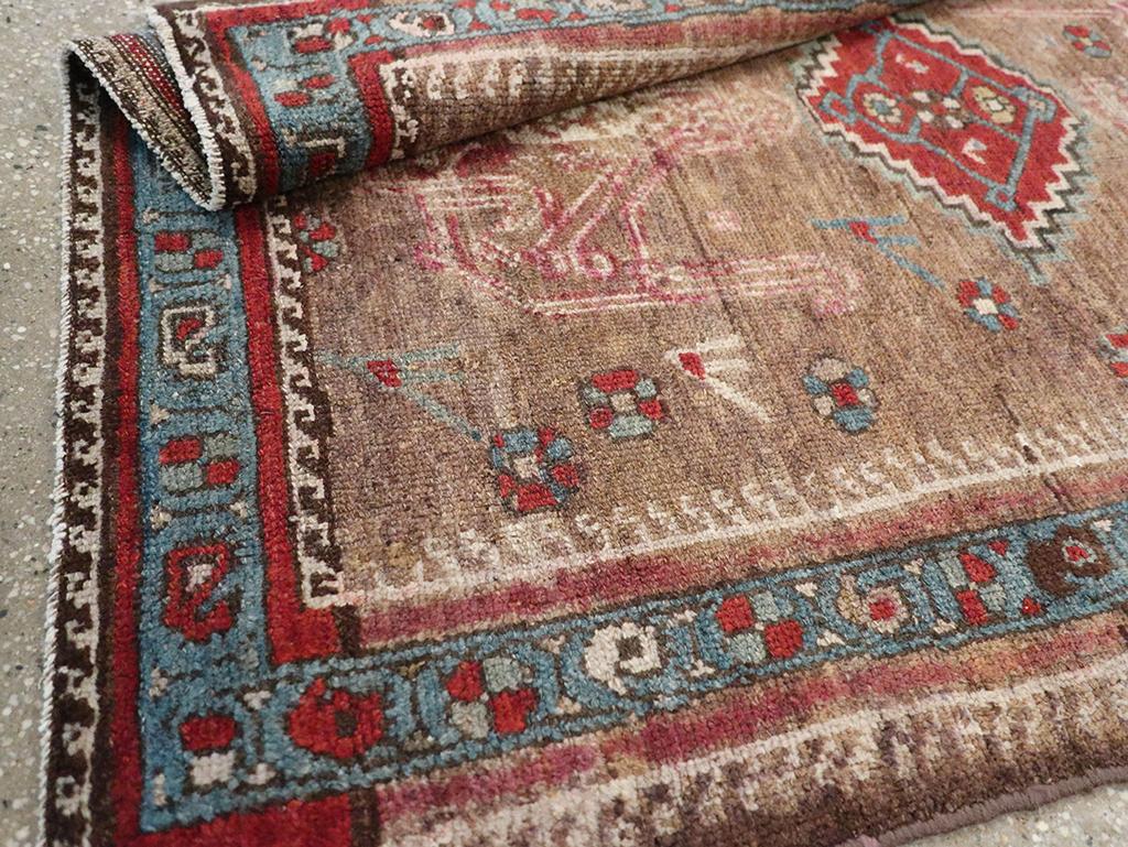 Antiker persischer kurdischer Teppich (Wolle) im Angebot