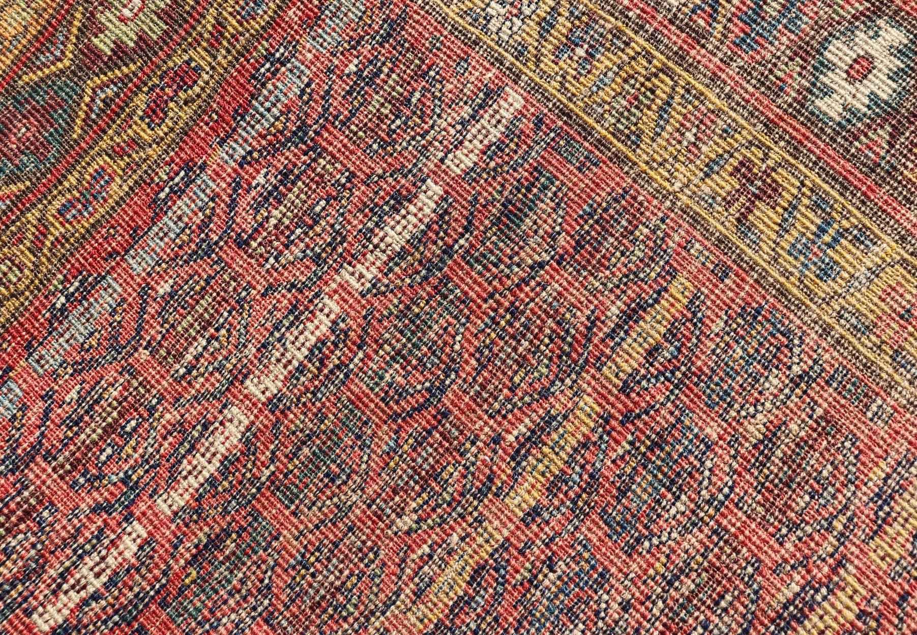 Antiker persischer Kurdischer Bidjar-Galerie-Teppich mit wiederkehrendem Paisleymuster (20. Jahrhundert) im Angebot