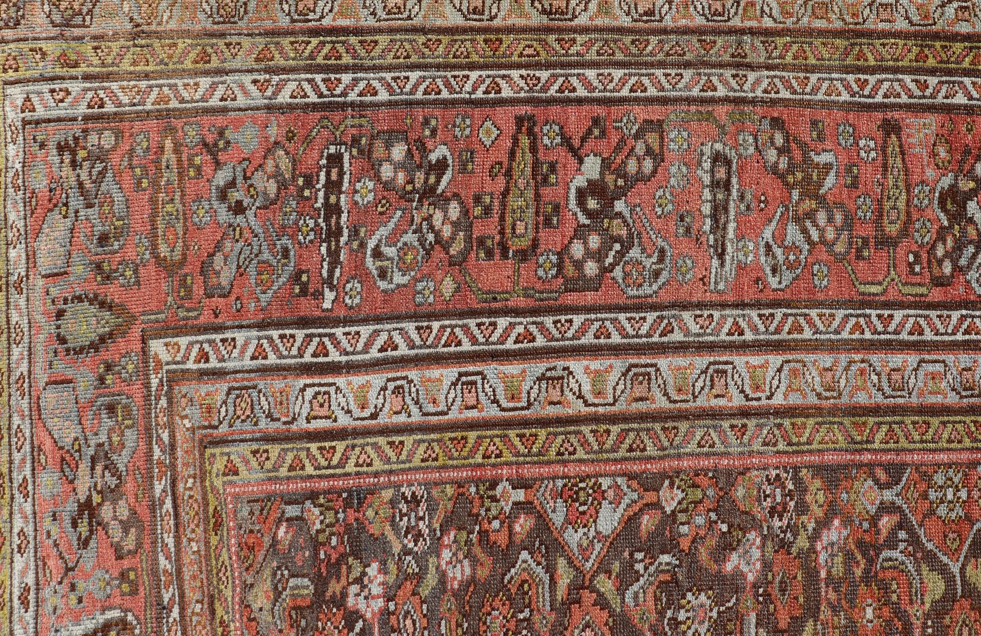 Maße: 12'4 x 21'5 
Antiker persischer kurdischer Bidjar-Teppich mit dichtem Herati-Muster 12'4 x 21'5.  Keivan Woven Arts/ Teppich/AVI-0202, Herkunftsland / Art: Iran / Kurdischer Bidjar, um 1890.

Dieser antike kurdische Bidjar-Teppich aus Persien