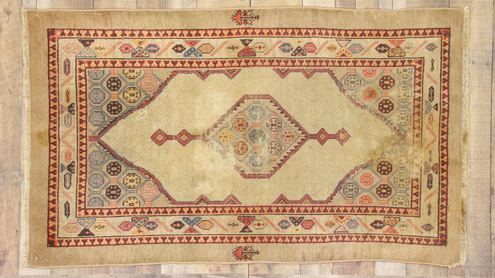Alfombra kurda persa antigua en Desgastado estado para la venta en Dallas, TX