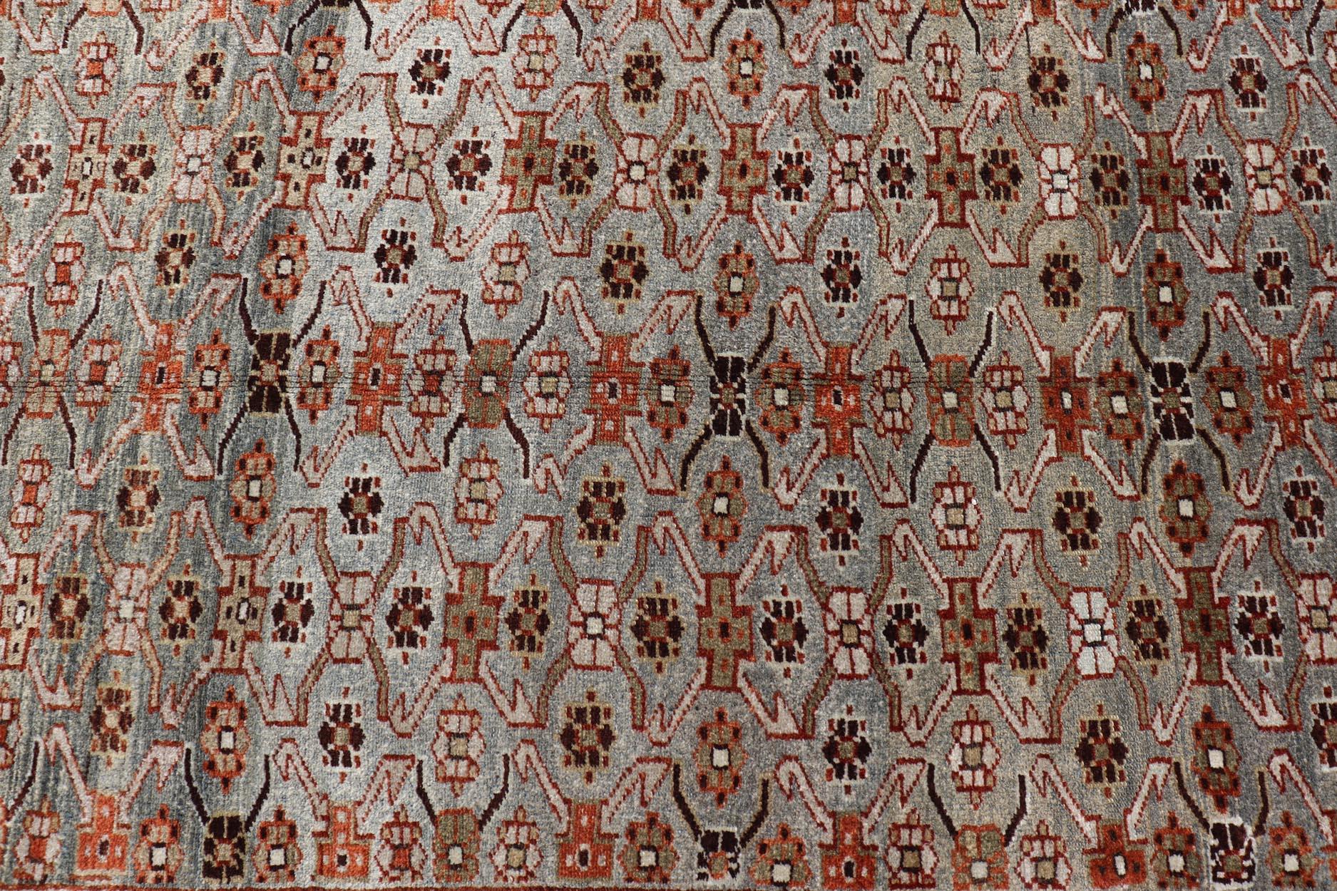 Antique Persian Kurdish Gallery Rug with Allover Geometric Design 5'1 x 10'6 en venta 4