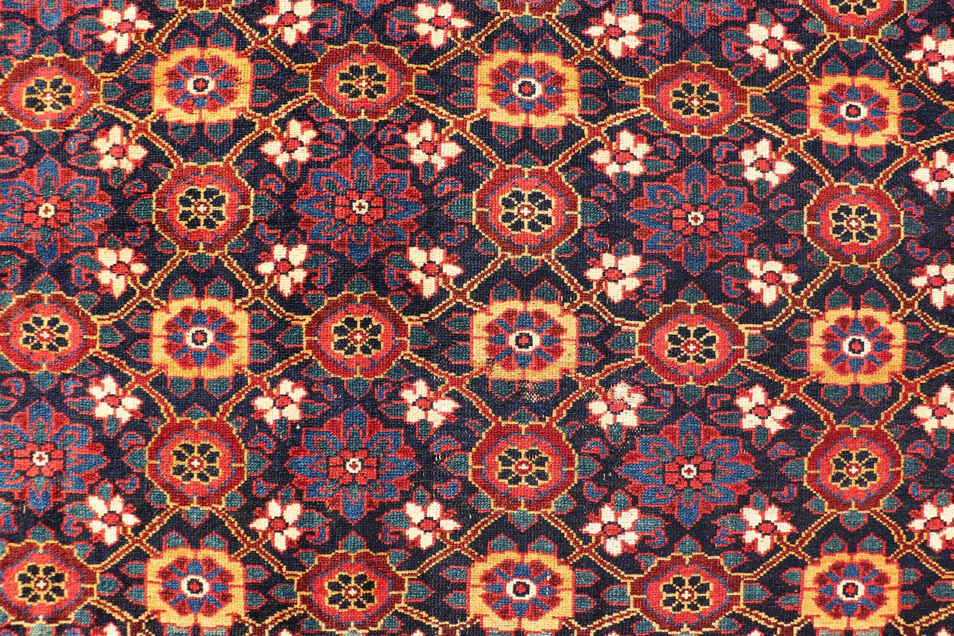Antiker persisch-kurdischer Gallery-Teppich mit kompliziertem Blumenmuster 6'5 x 12'5 (Malayer) im Angebot