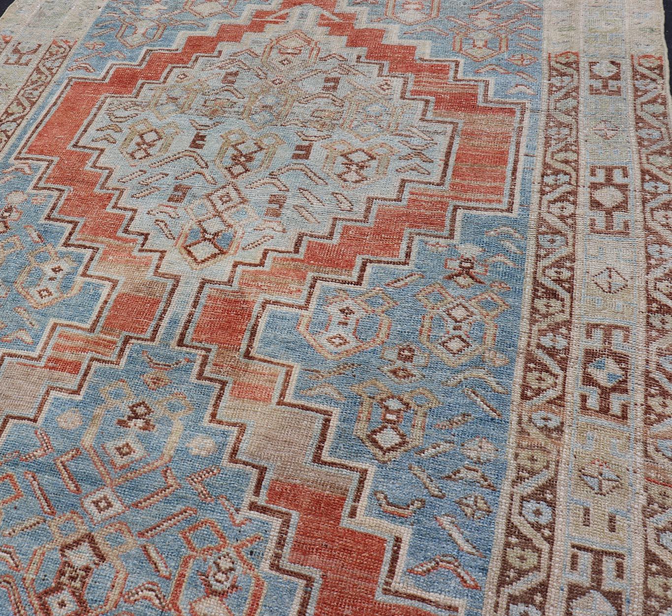 20ième siècle Ancien tapis persan Kurdish Gallery avec de grands médaillons en bleu doux5'0 x 11'2 en vente