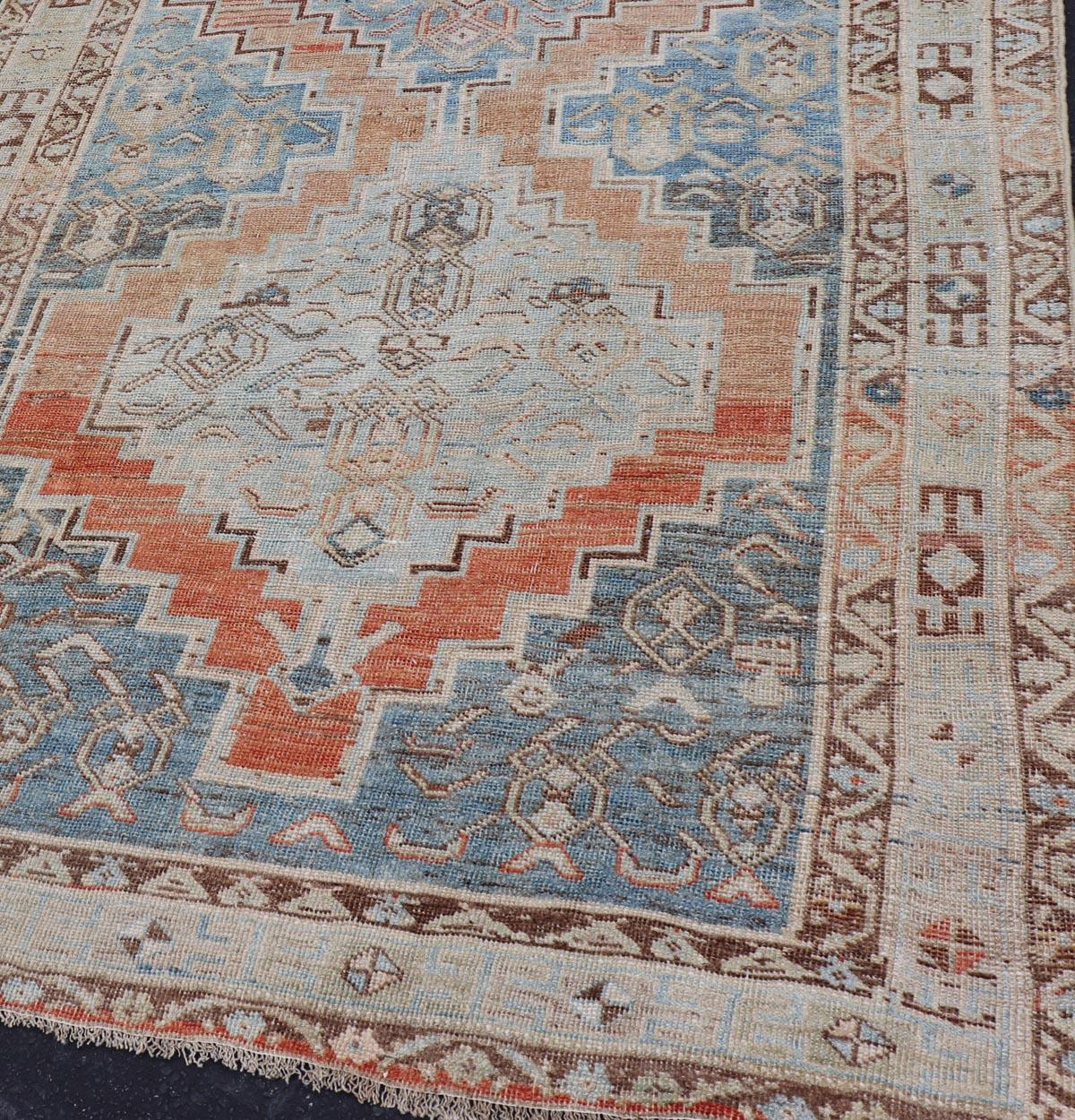 Laine Ancien tapis persan Kurdish Gallery avec de grands médaillons en bleu doux5'0 x 11'2 en vente