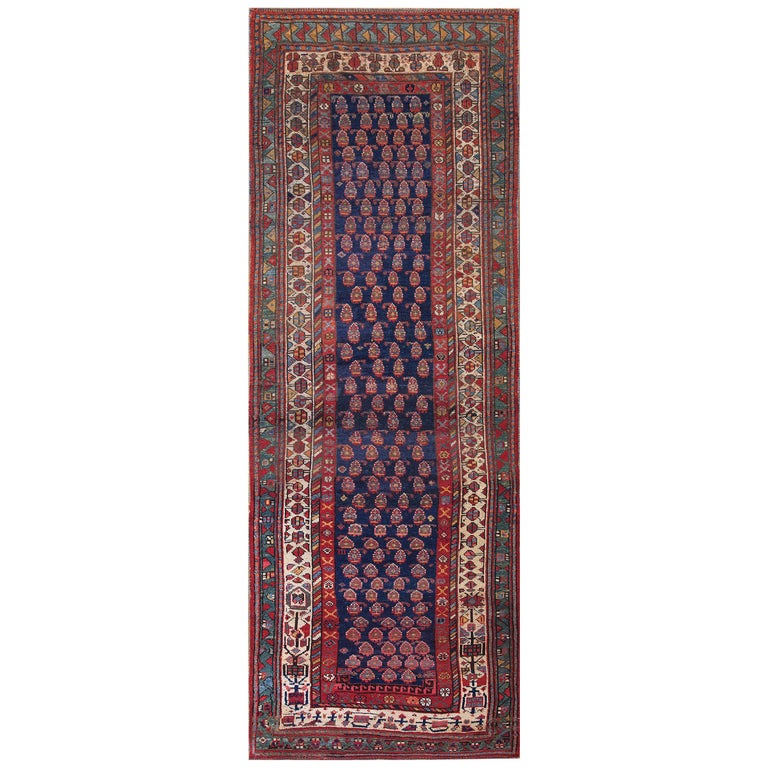 Grand Tapis Persan Ancien à Décor Floral