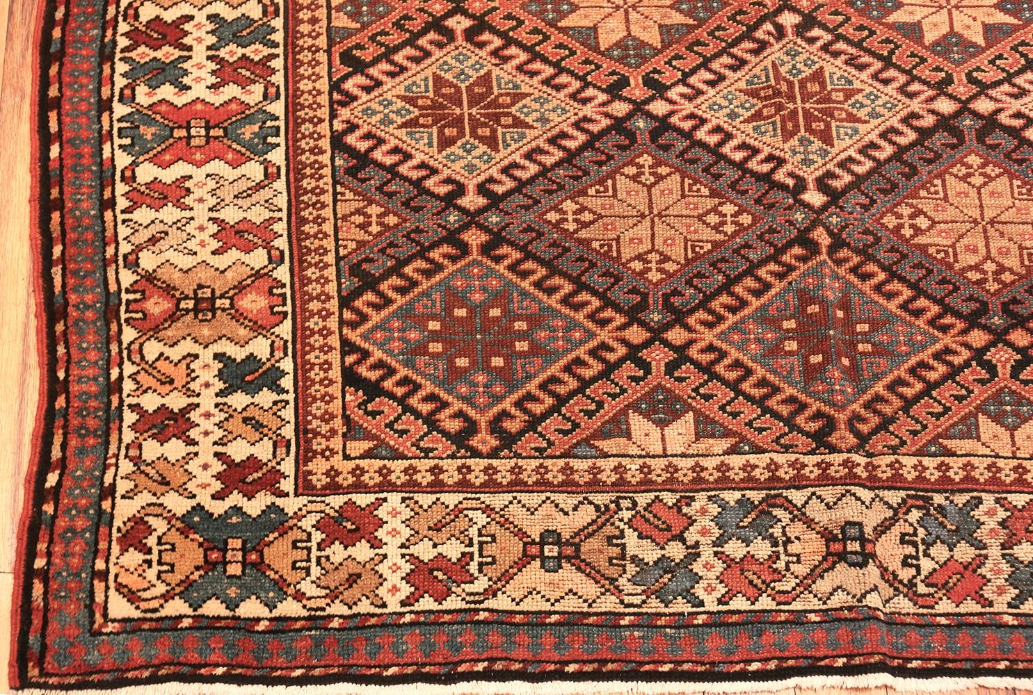Antiker persischer Kurdenteppich. Größe: 5 Fuß 2 Zoll x 11 Fuß 8 Zoll (Persisch) im Angebot