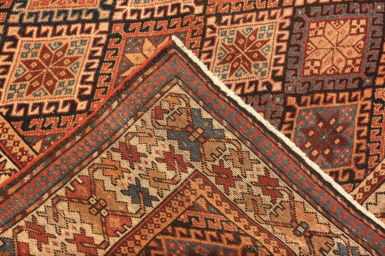 Antiker persischer Kurdenteppich. Größe: 5 Fuß 2 Zoll x 11 Fuß 8 Zoll (Wolle) im Angebot